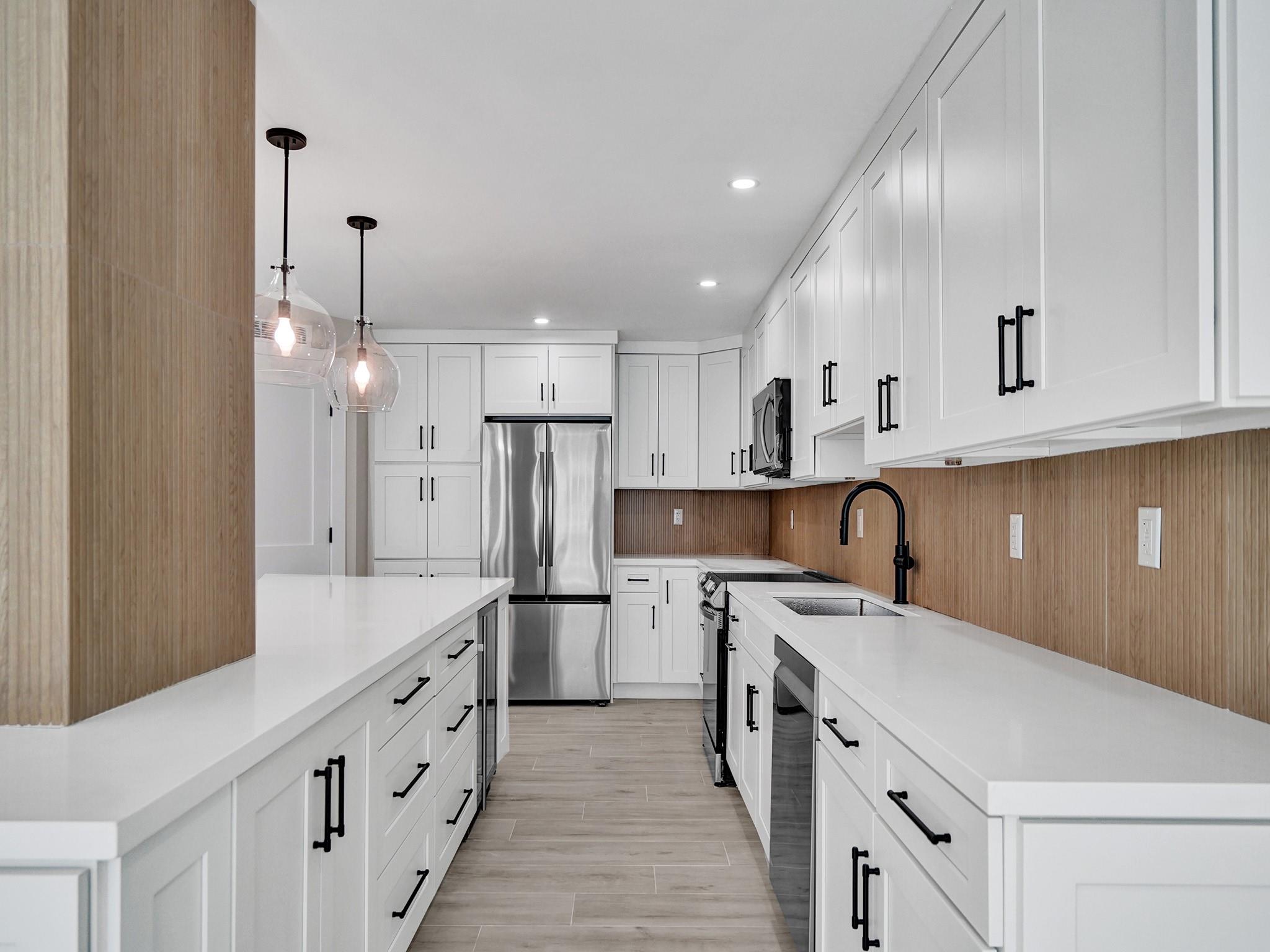 THE COMMODORE - Residential