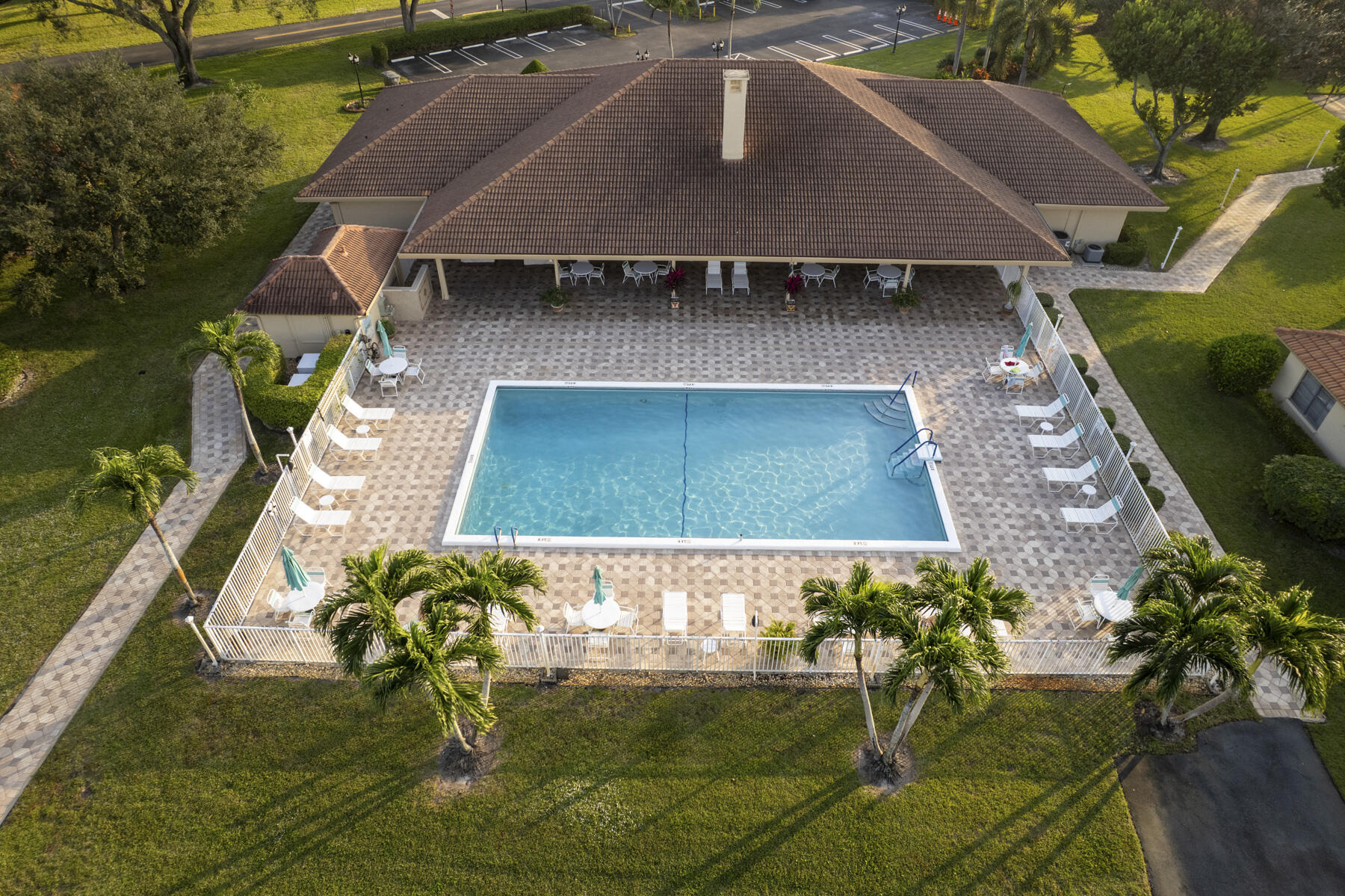 BENT TREE VILLAS WEST COND DECL FILED 3-13-80 - Residential