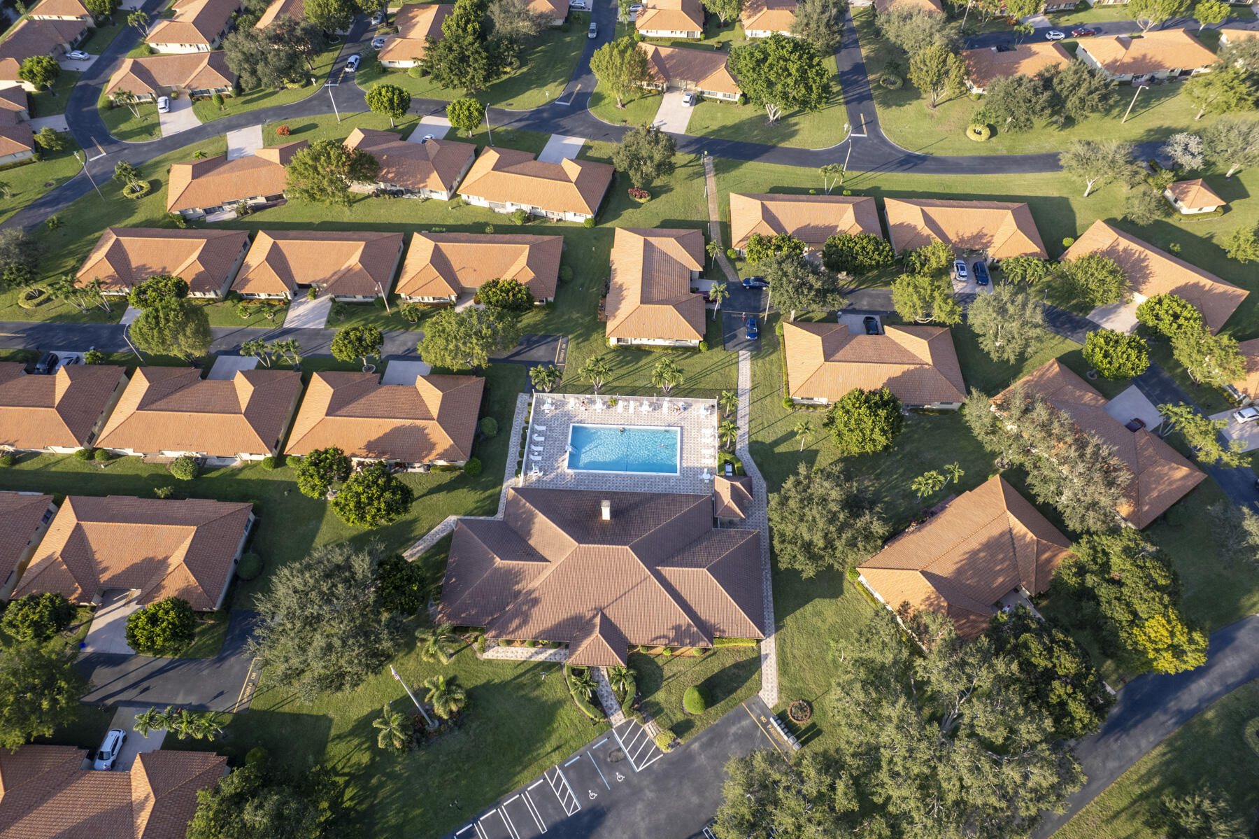 BENT TREE VILLAS WEST COND DECL FILED 3-13-80 - Residential