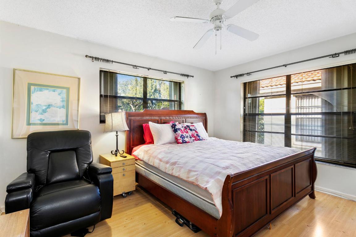 BENT TREE VILLAS WEST COND DECL FILED 3-13-80 - Residential