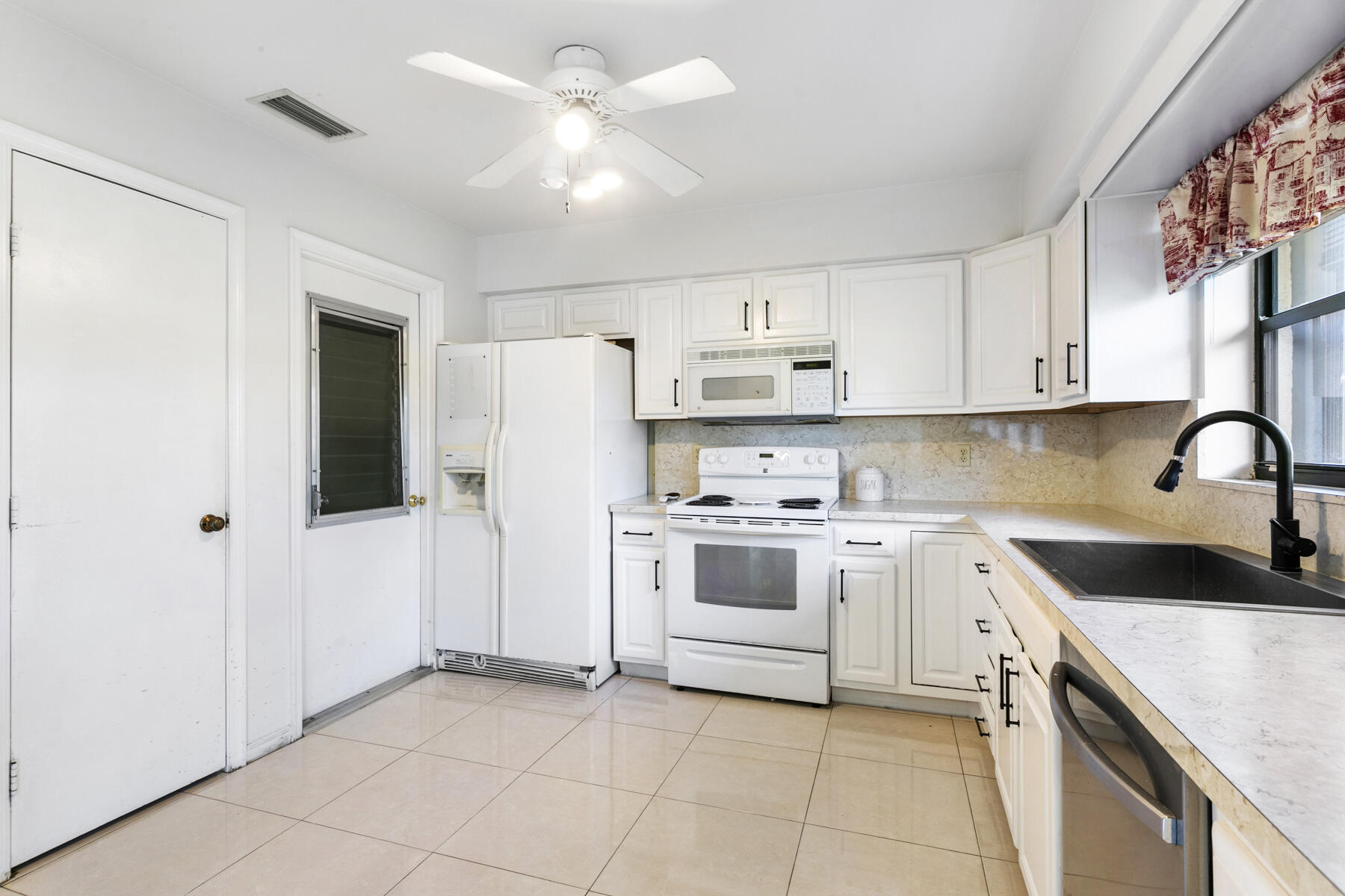 BENT TREE VILLAS WEST COND DECL FILED 3-13-80 - Residential