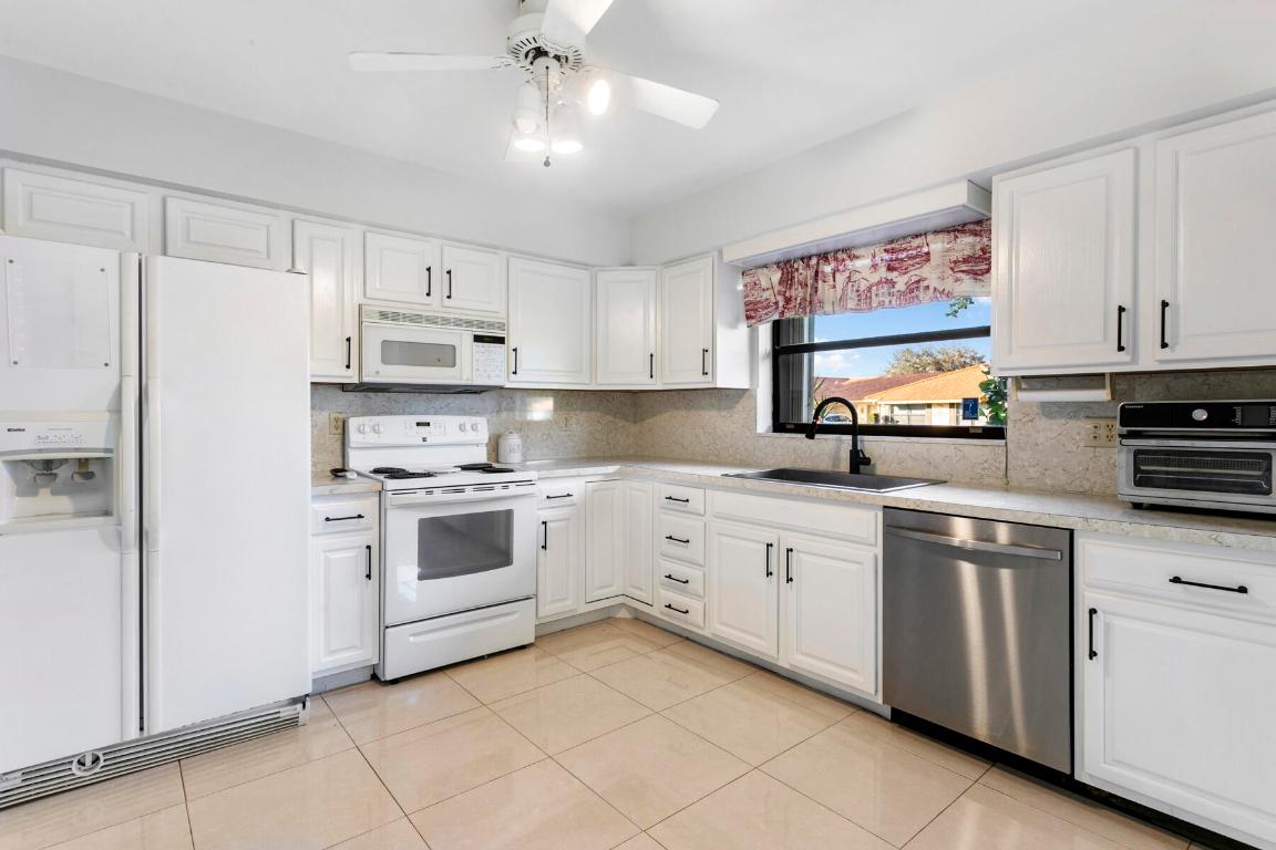 BENT TREE VILLAS WEST COND DECL FILED 3-13-80 - Residential