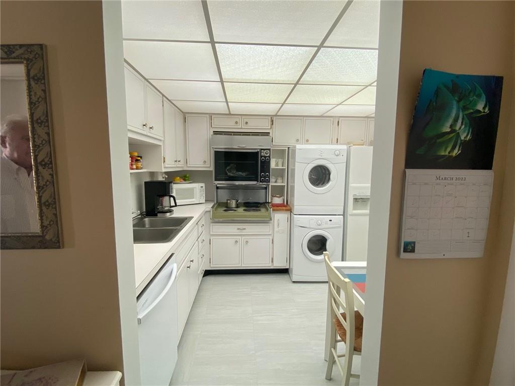 LEISURE TOWERS CONDO - Residential