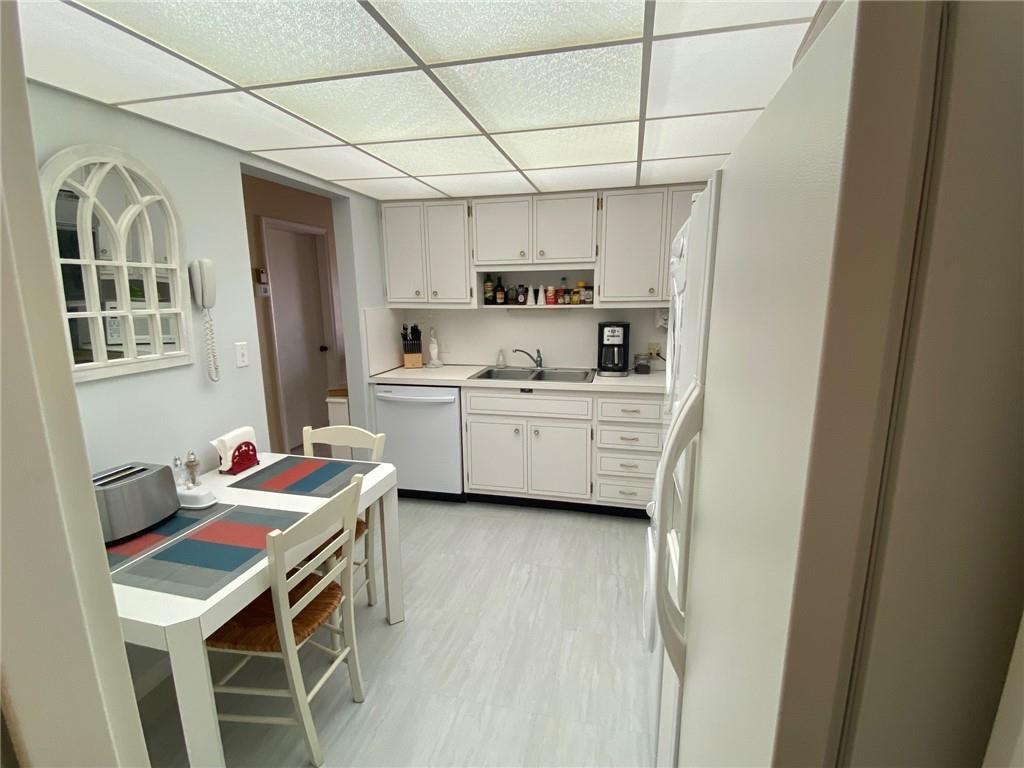 LEISURE TOWERS CONDO - Residential