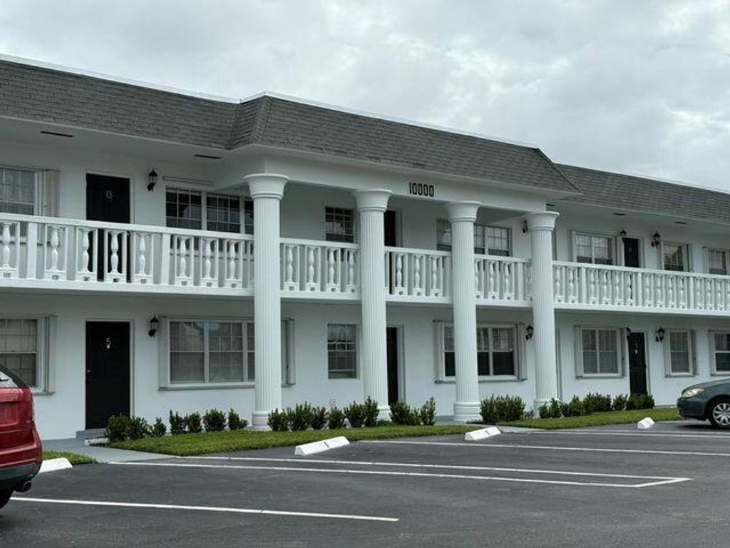 Photo of 10000 Meridian Way N #15, Palm Beach Gardens, FL 33410 (MLS # R11146917)