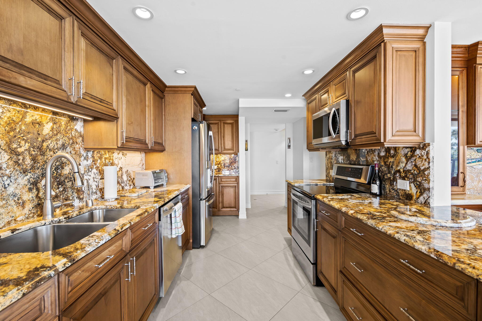 VILLA MAGNA CONDO - Residential