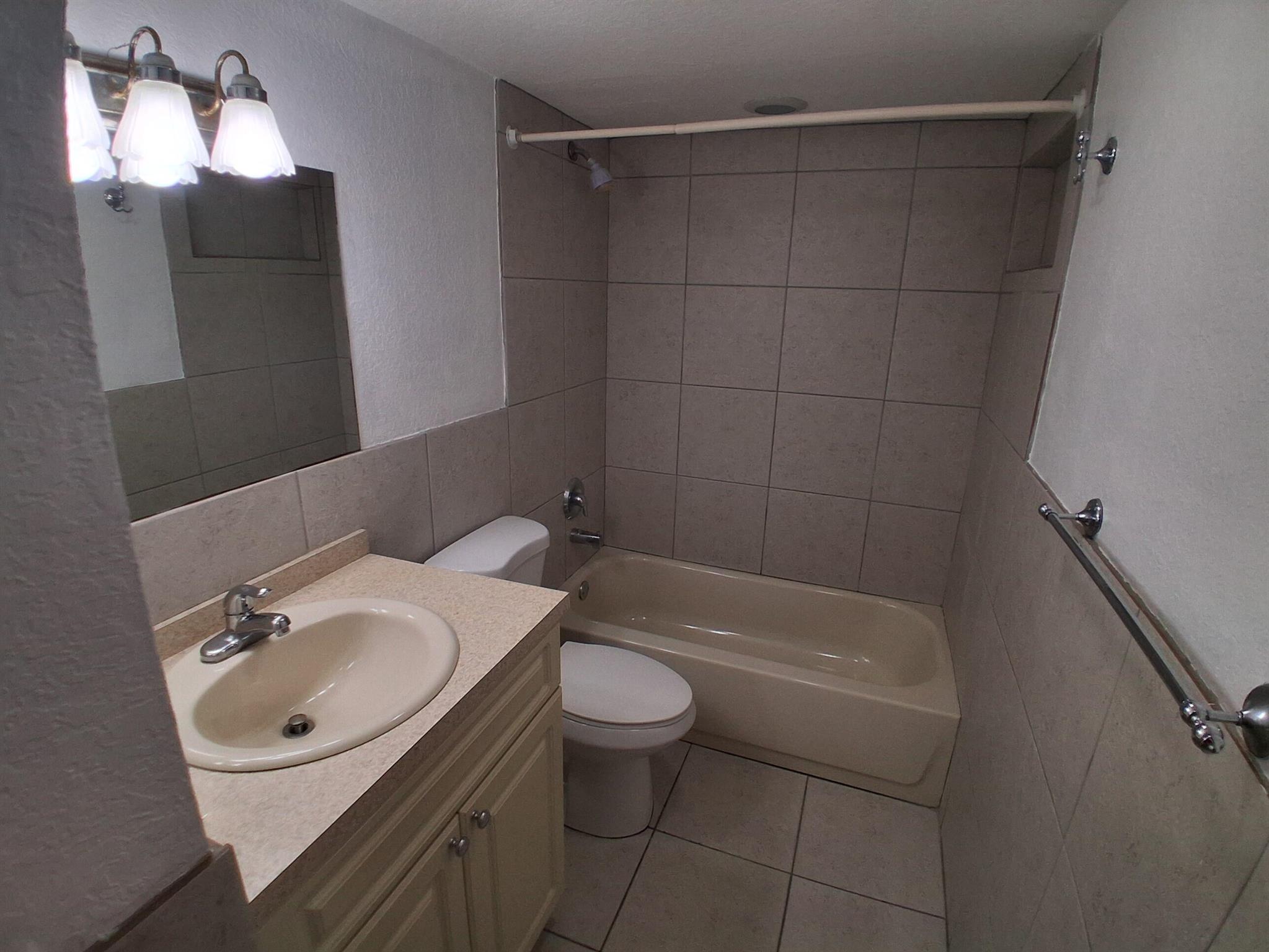 MARINER IV CONDO - Residential Lease