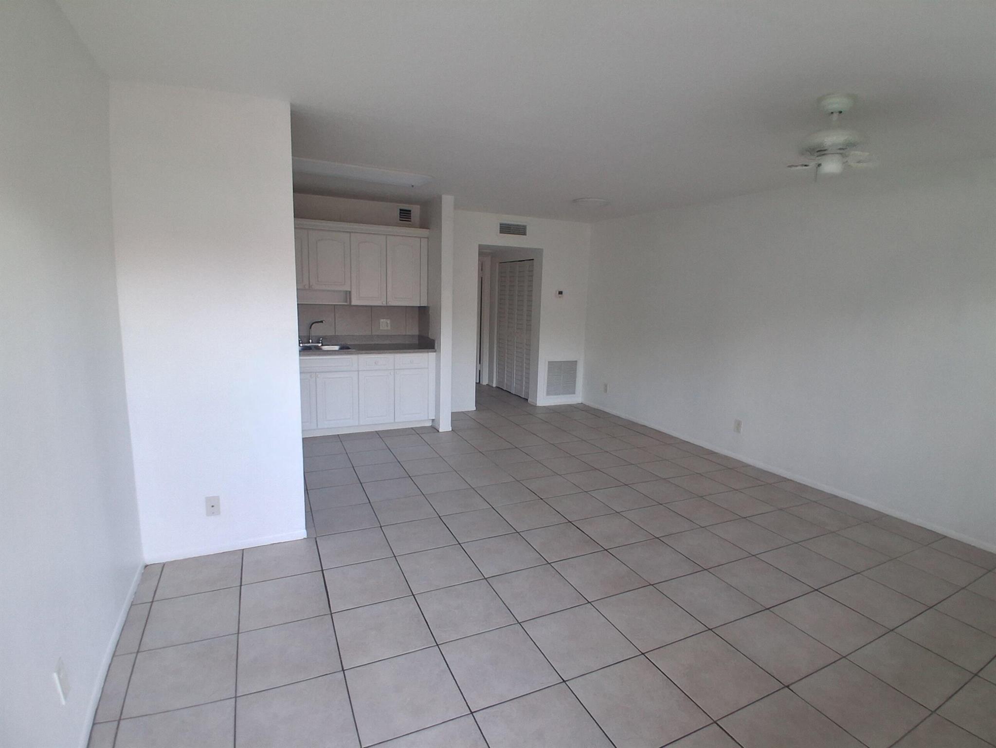 MARINER IV CONDO - Residential Lease