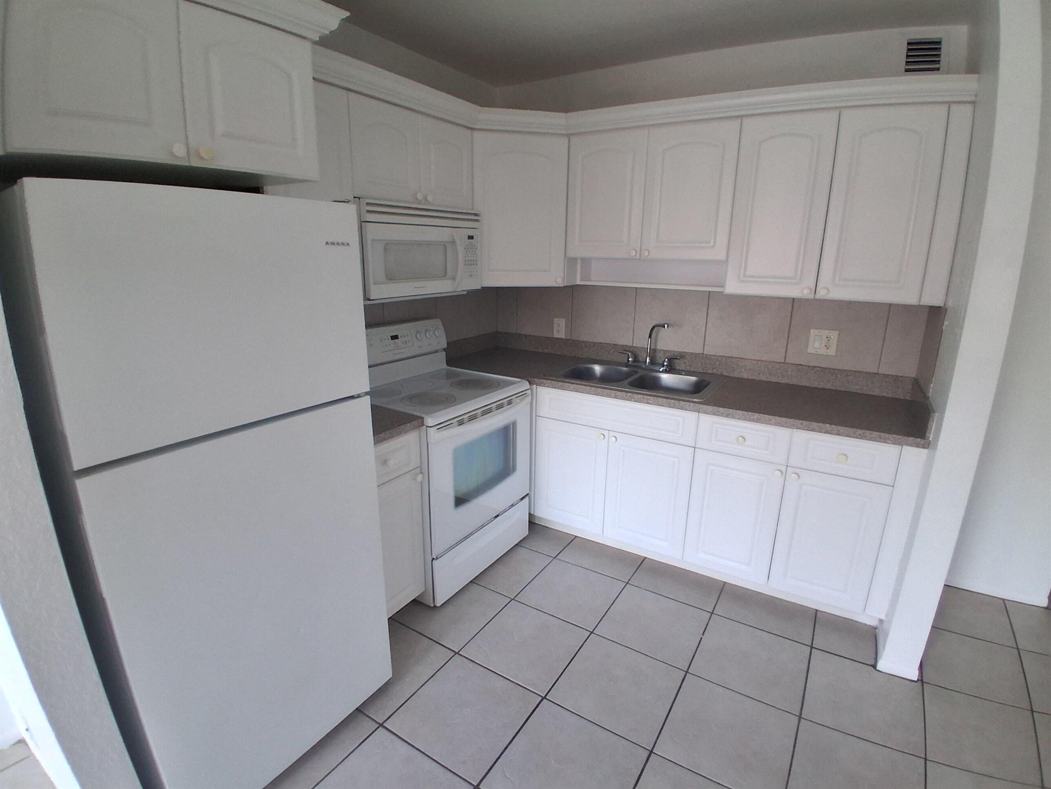 MARINER IV CONDO - Residential Lease