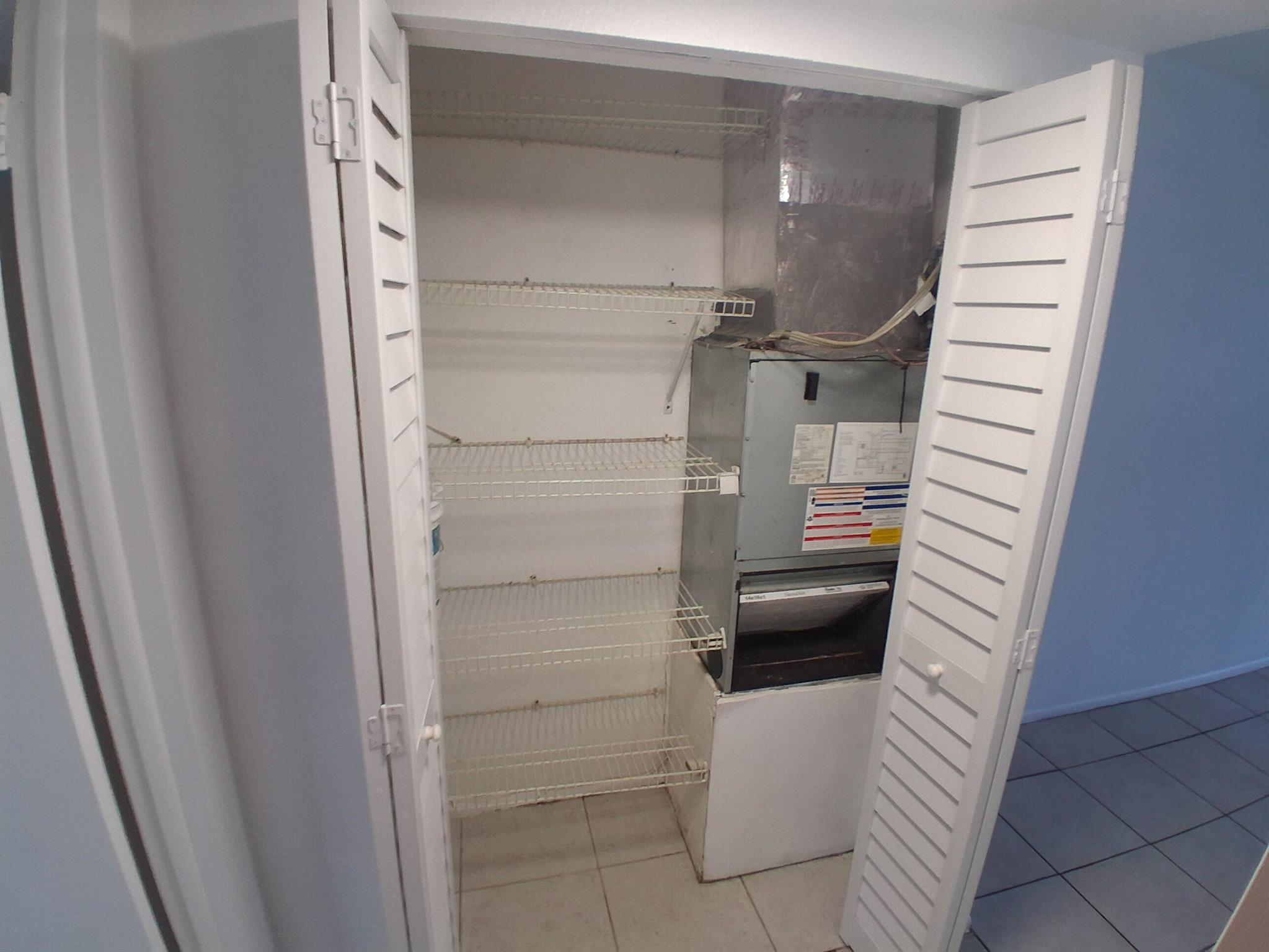 MARINER IV CONDO - Residential Lease