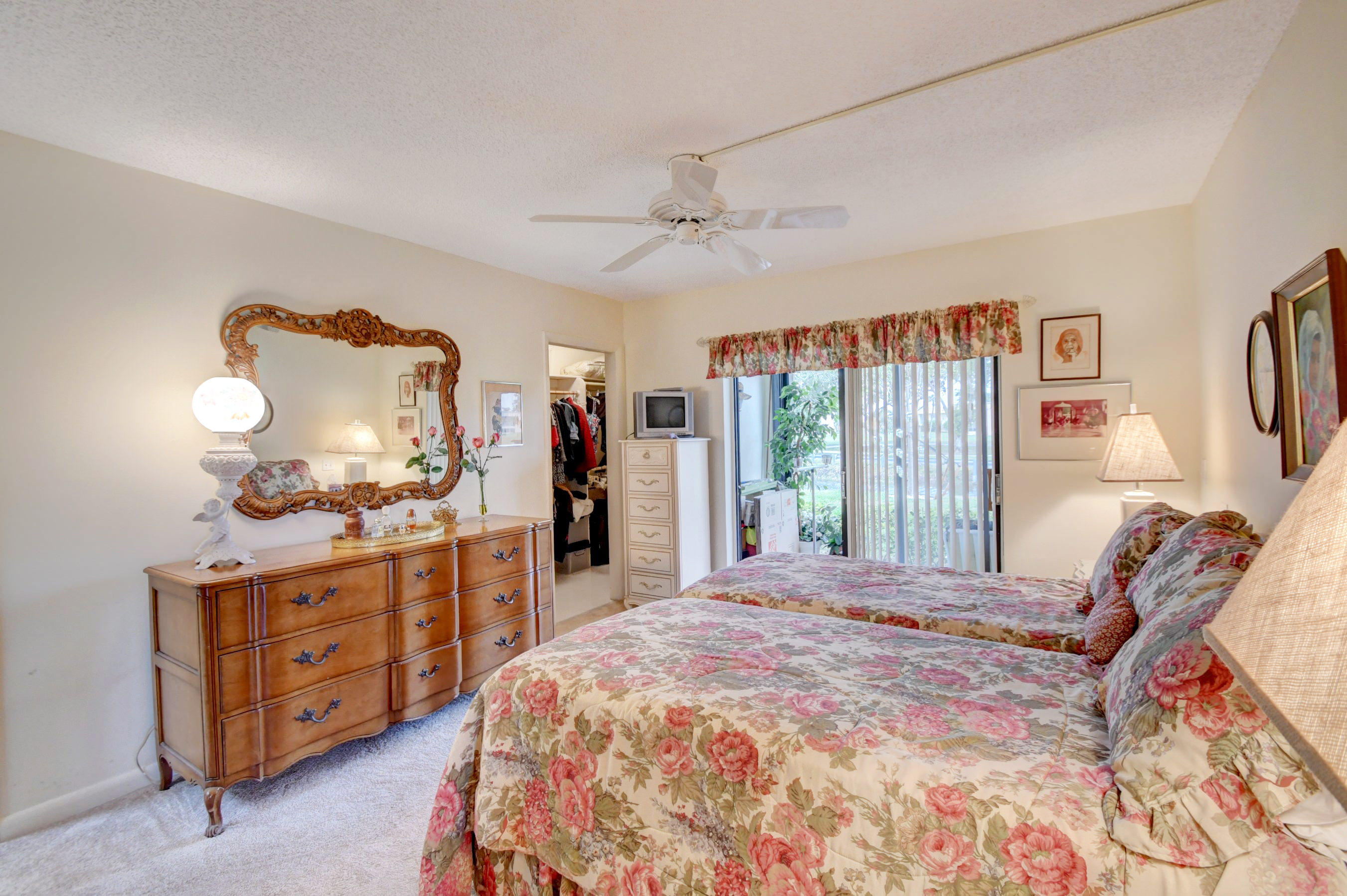 KINGS POINT - Residential