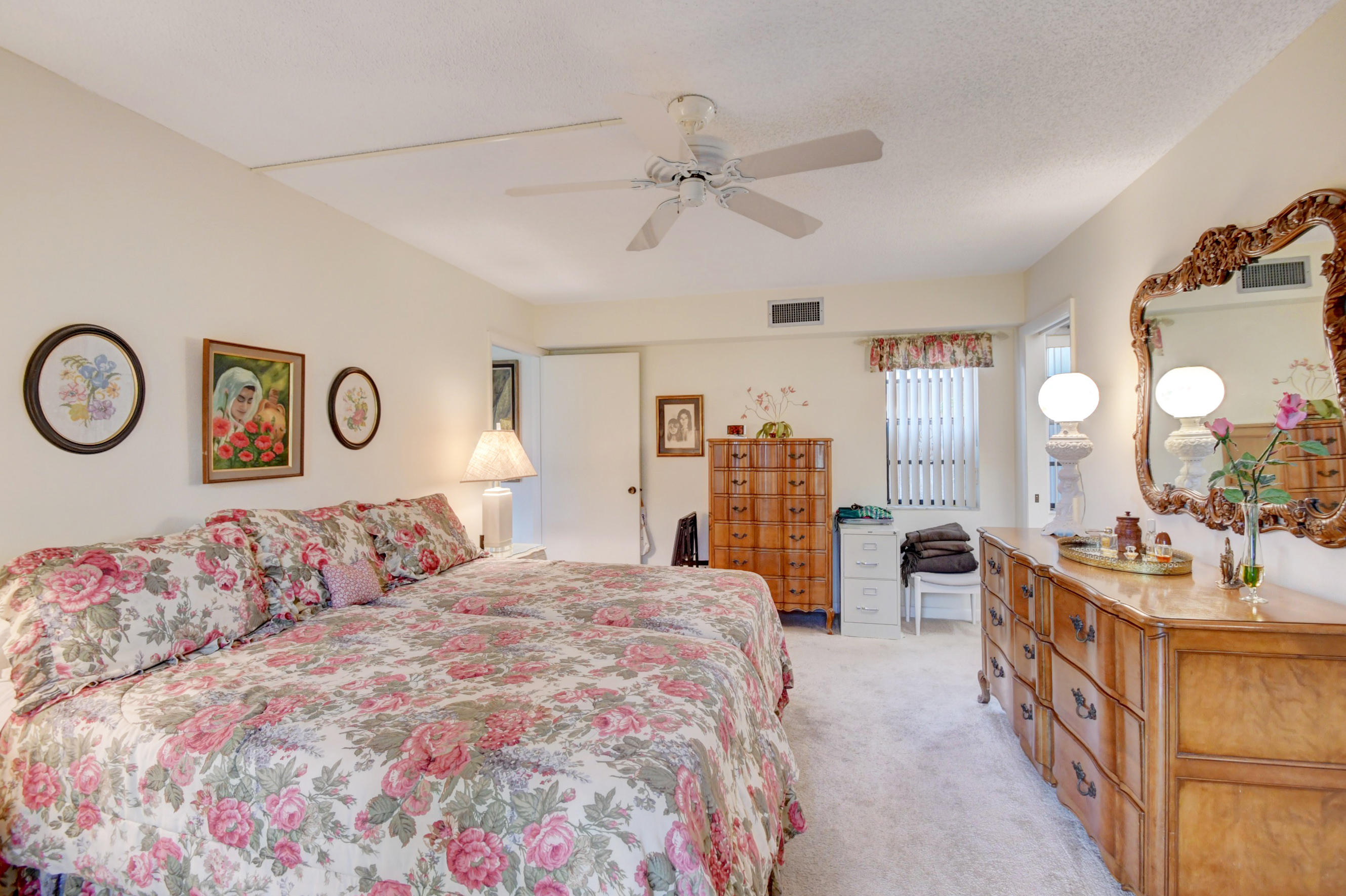 KINGS POINT - Residential