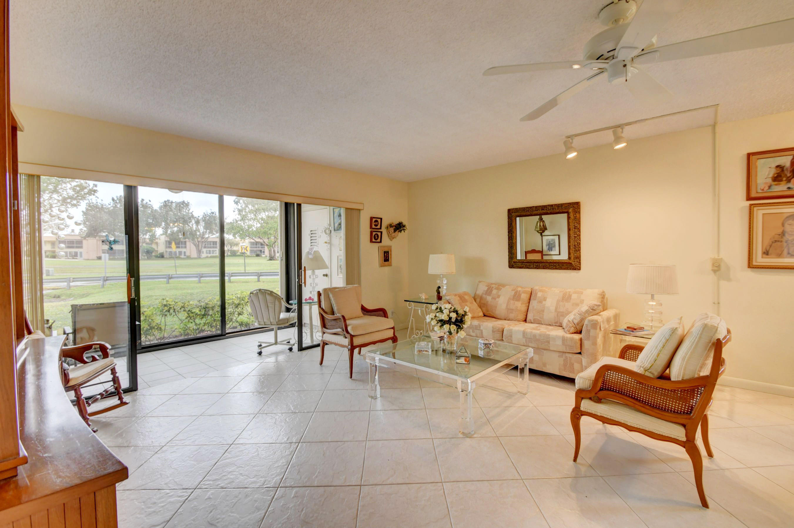 KINGS POINT - Residential