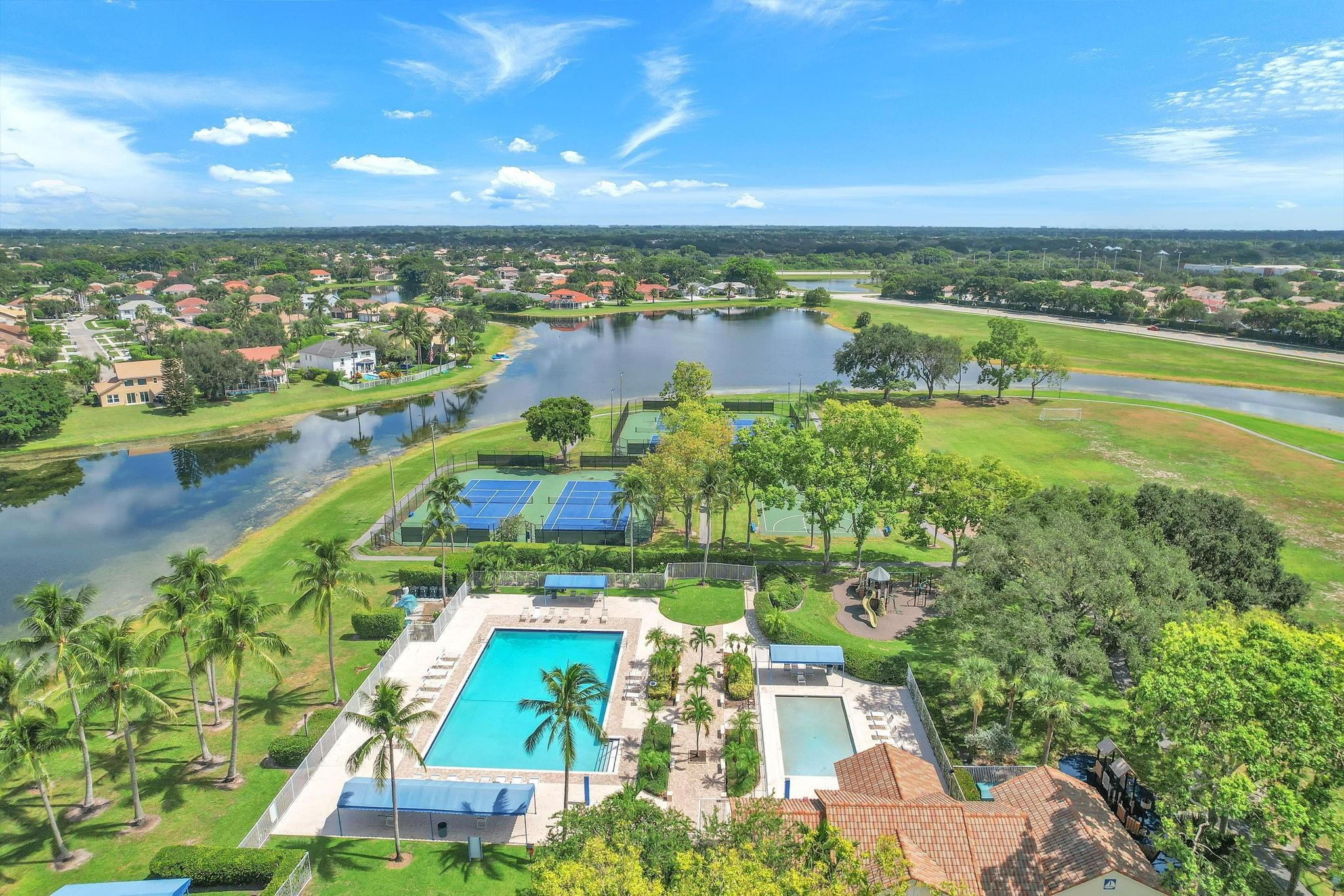 LAKE CHARLESTON - Residential