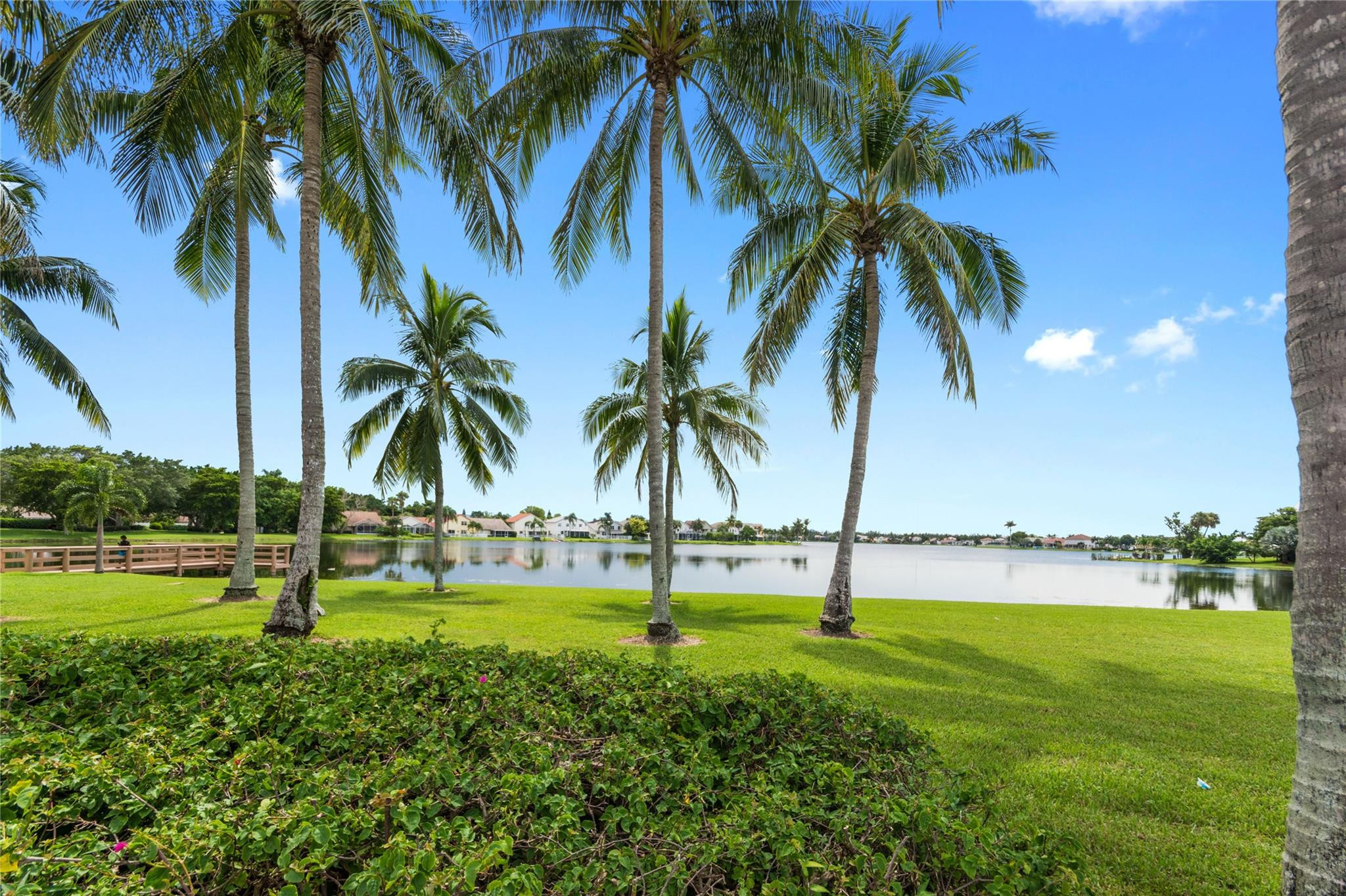 LAKE CHARLESTON - Residential