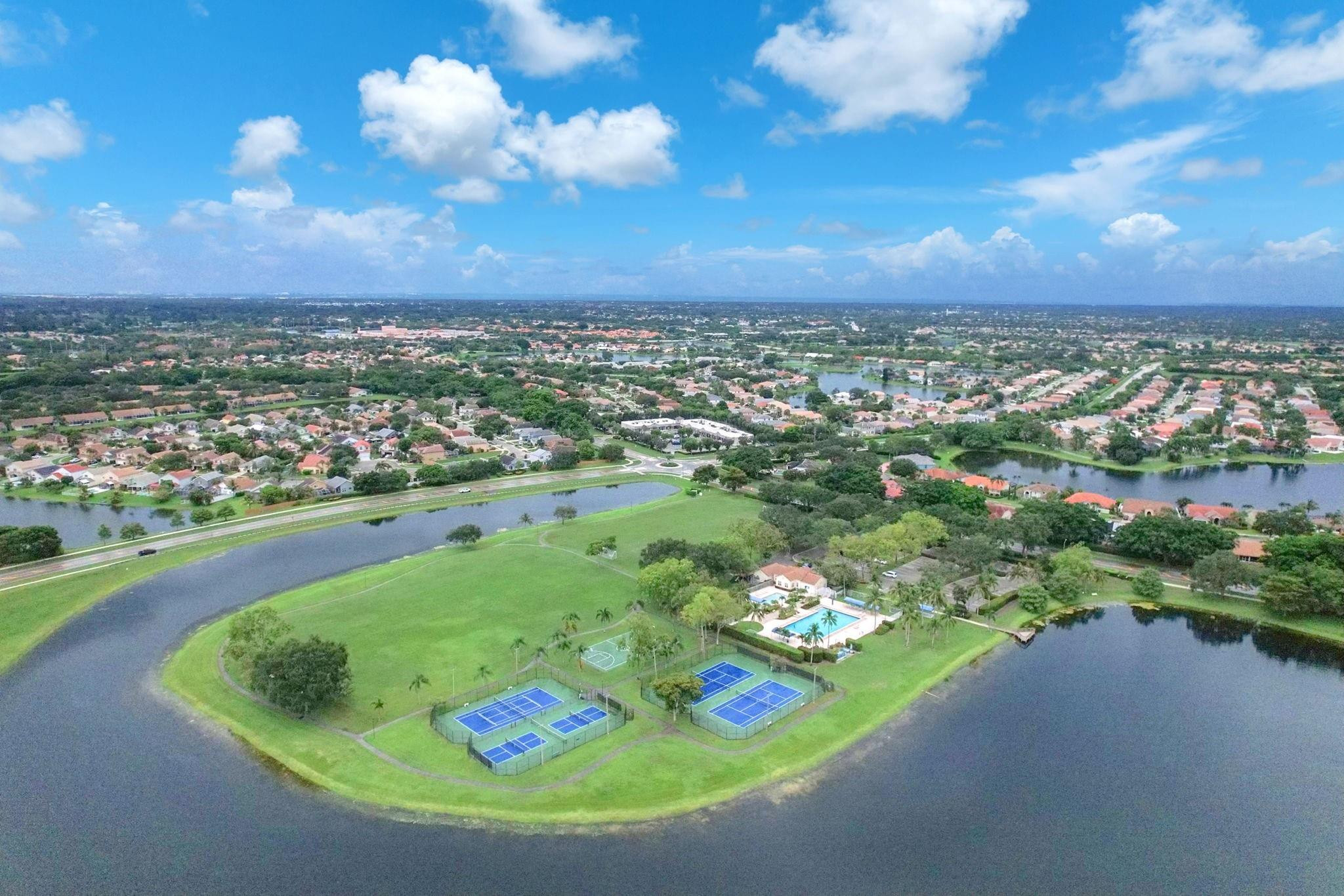 LAKE CHARLESTON - Residential
