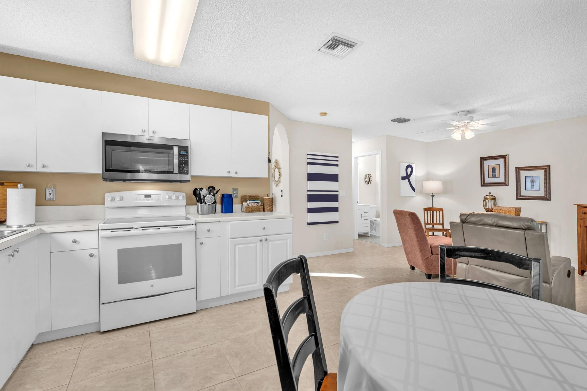 LAKE CHARLESTON - Residential