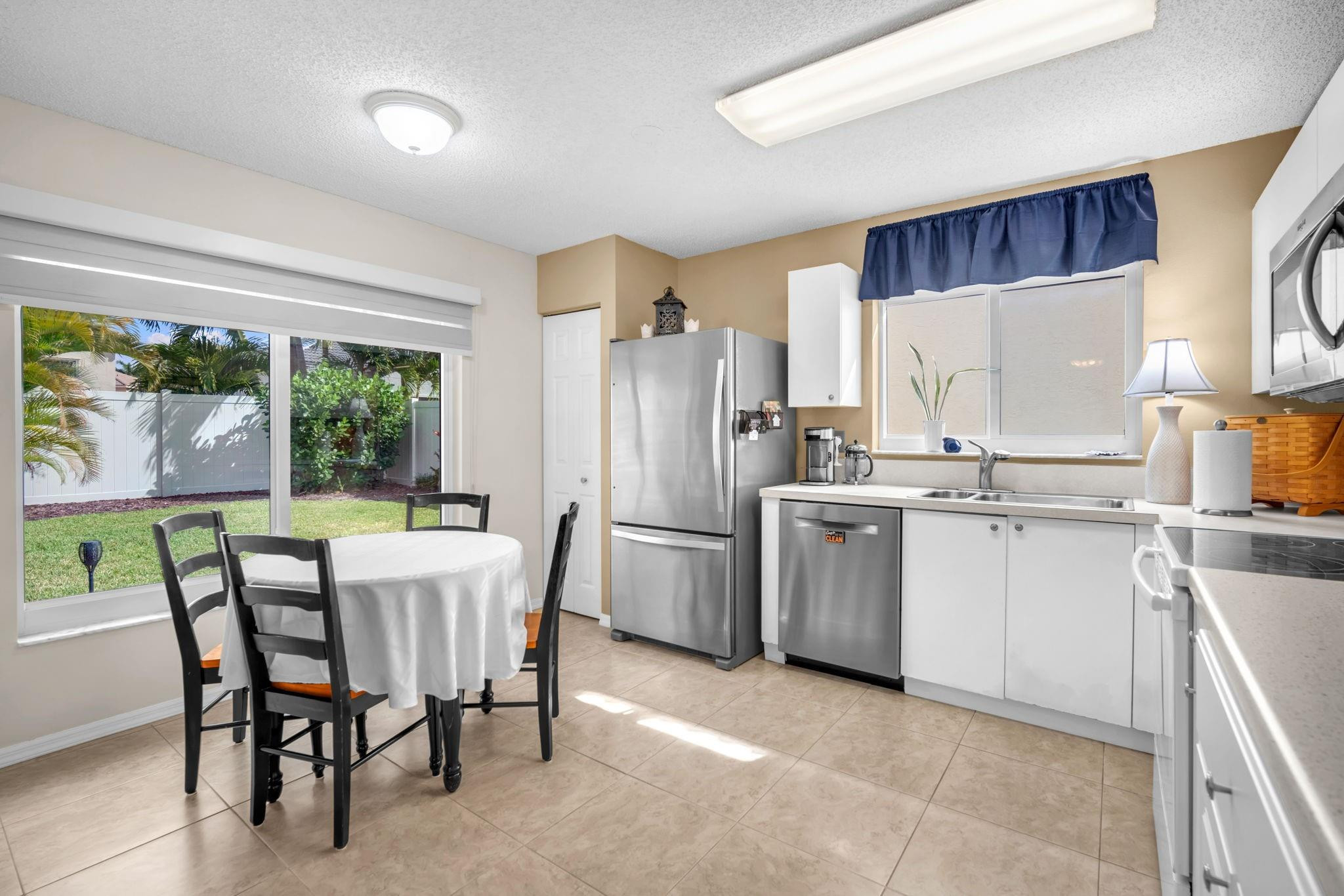 LAKE CHARLESTON - Residential