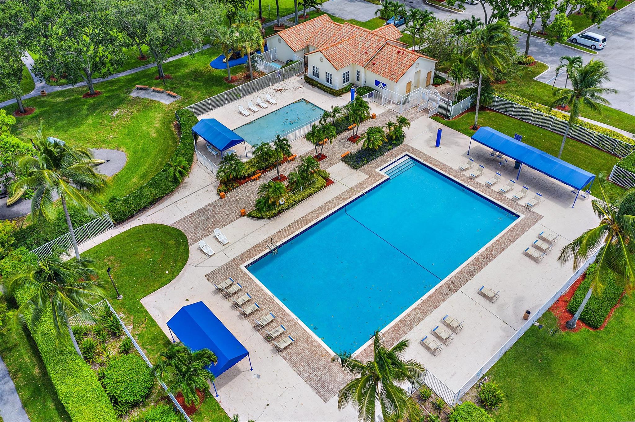 LAKE CHARLESTON - Residential