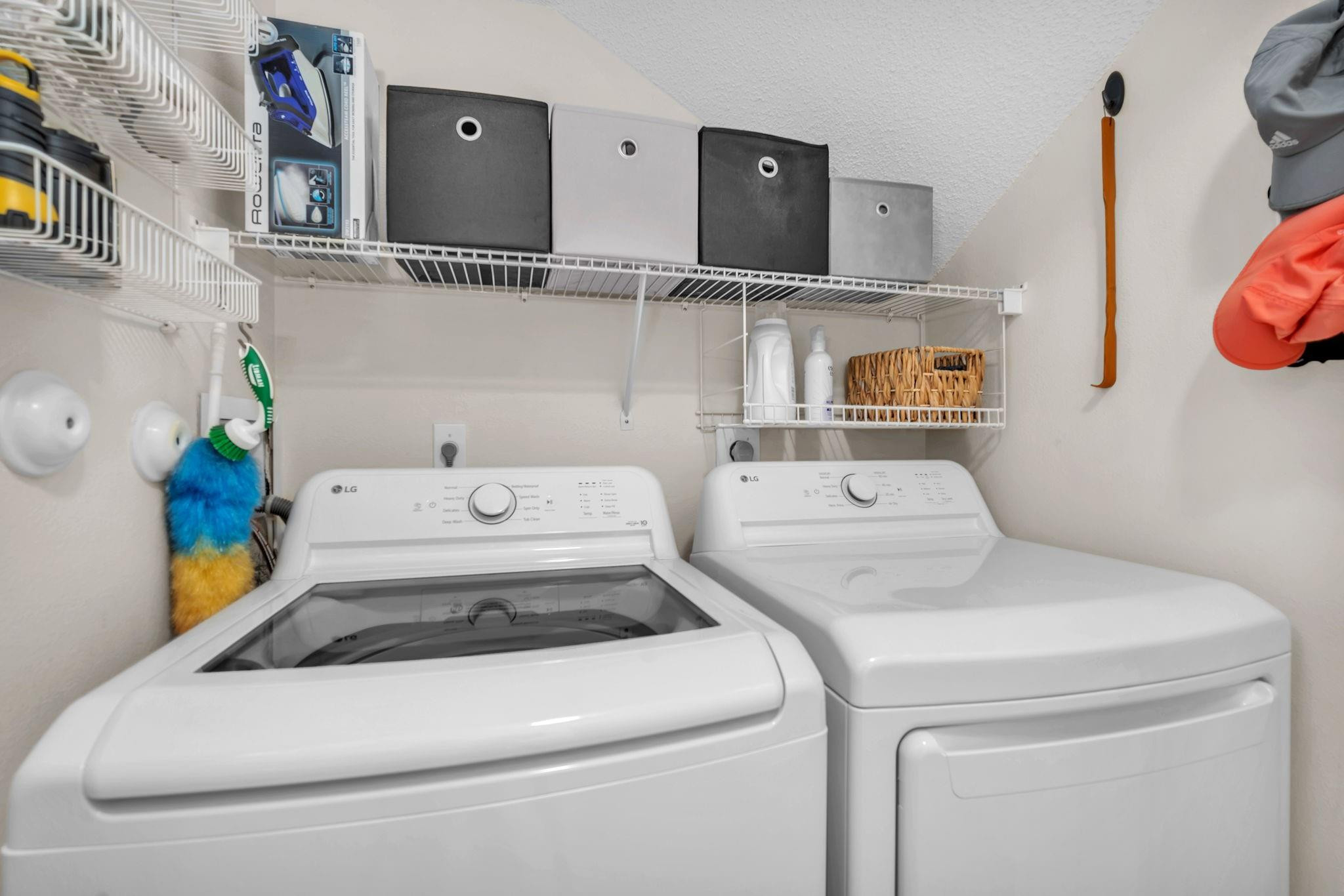 LAKE CHARLESTON - Residential