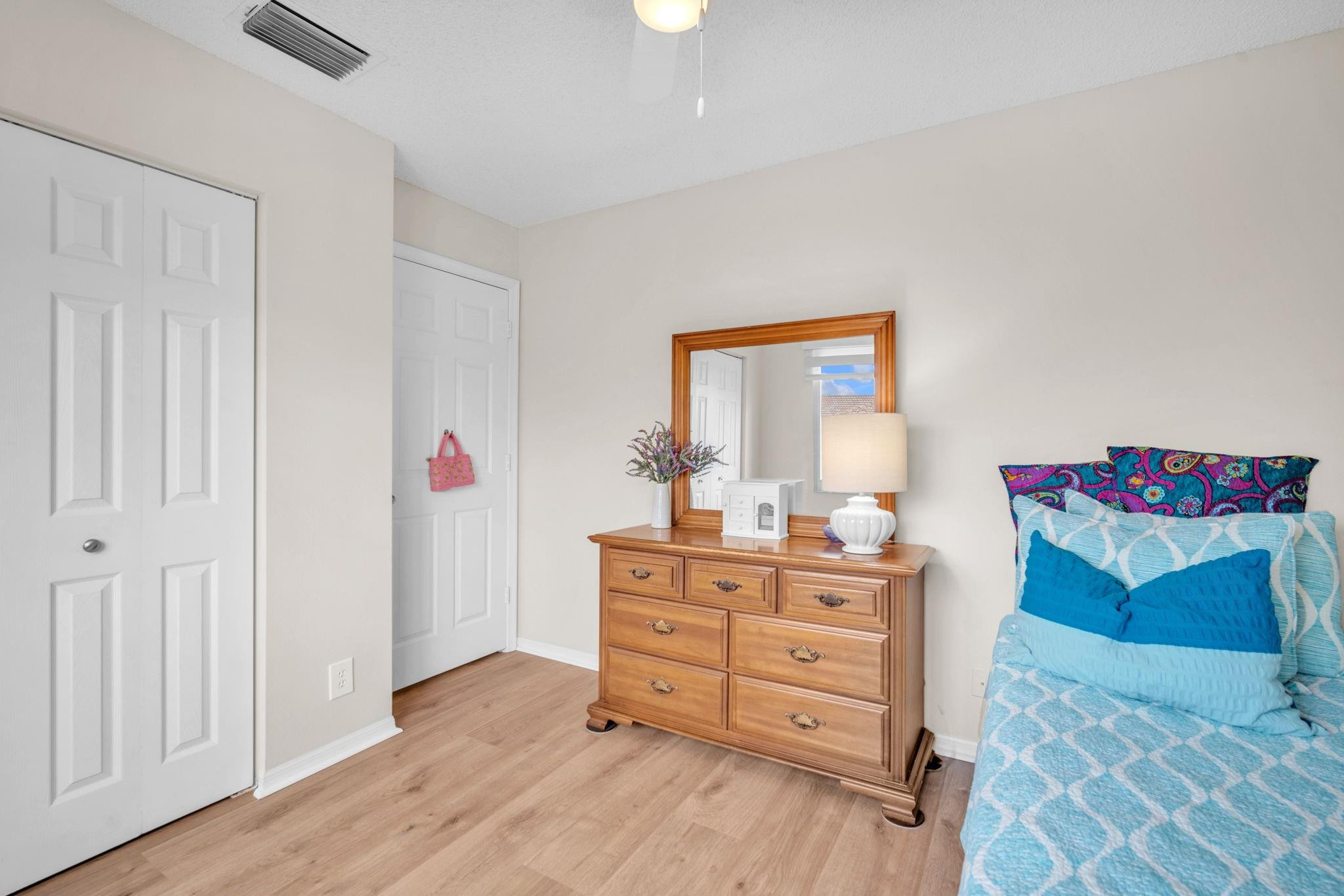 LAKE CHARLESTON - Residential