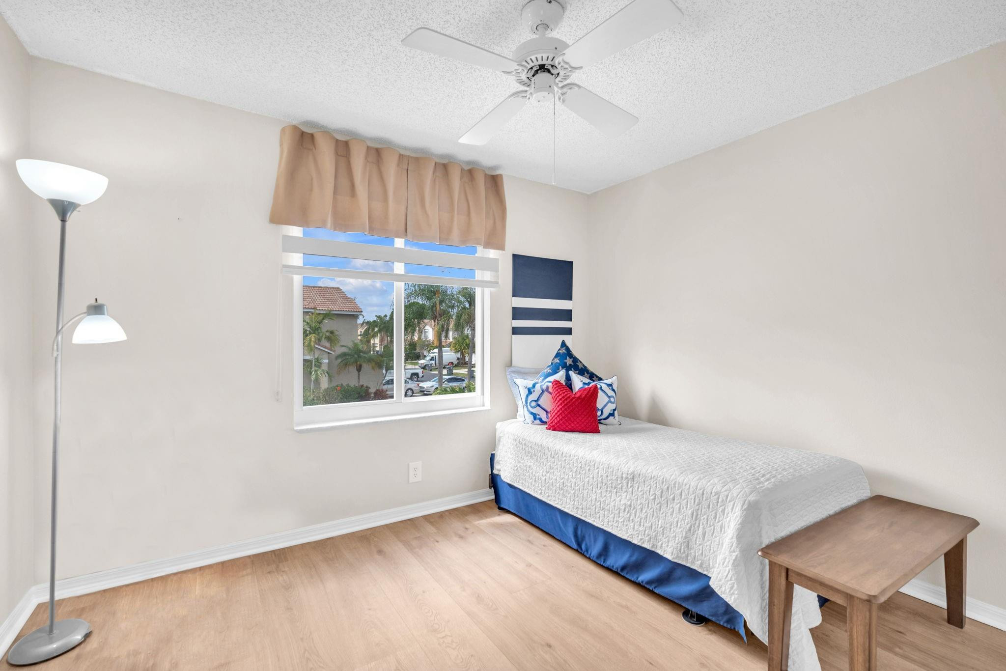 LAKE CHARLESTON - Residential