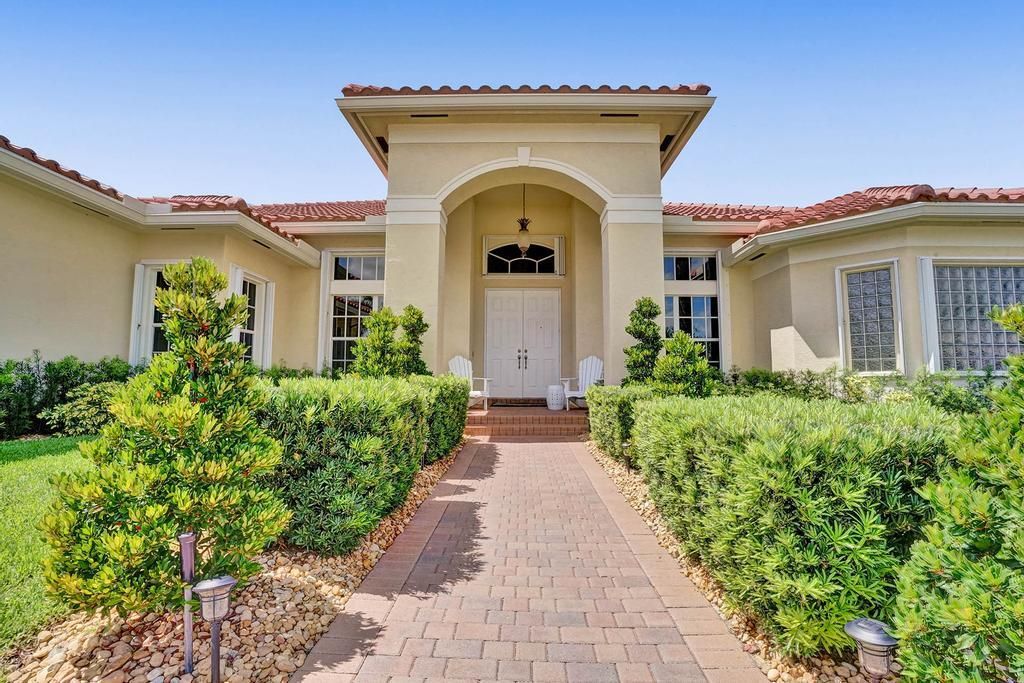 Photo of 14985 SW 38th Street, Davie, FL 33331 (MLS # B26001504)