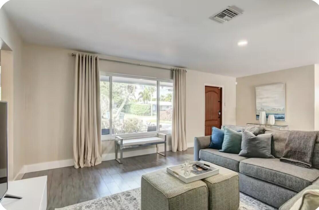 4410 NE 15th Terrace