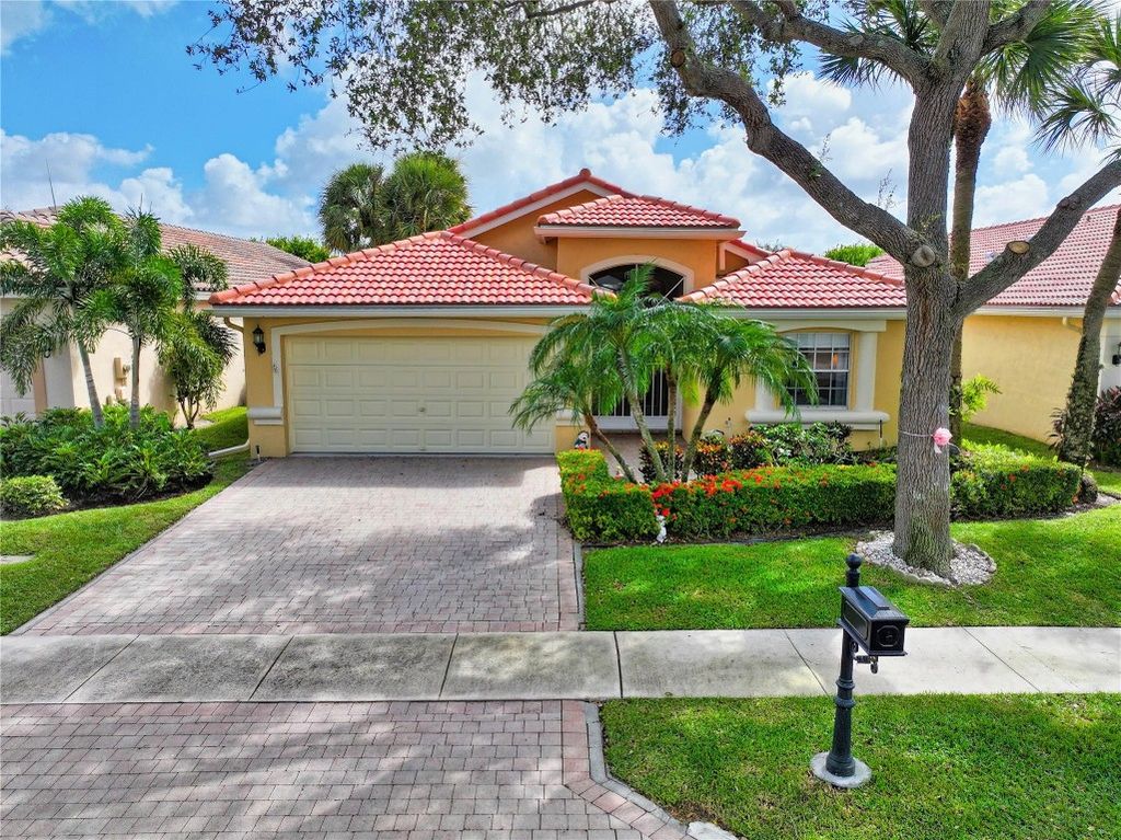Photo of 13822 Via Da Vinci, Delray Beach, FL 33446 (MLS # F10532027)