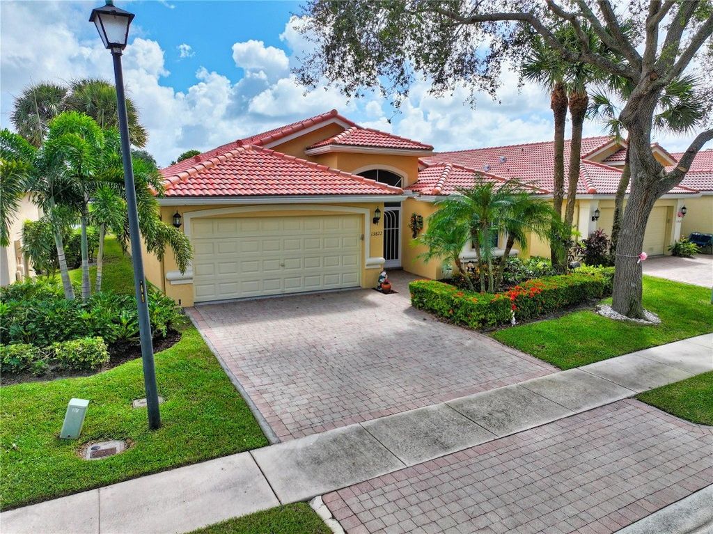 Photo of 13822 Via Da Vinci, Delray Beach, FL 33446 (MLS # F10532027)