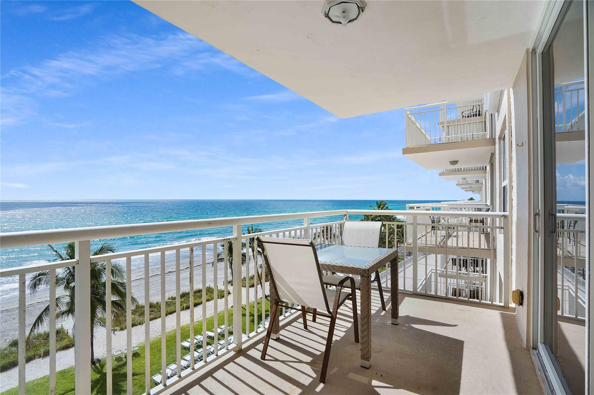HILLSBORO LE BARON - Residential