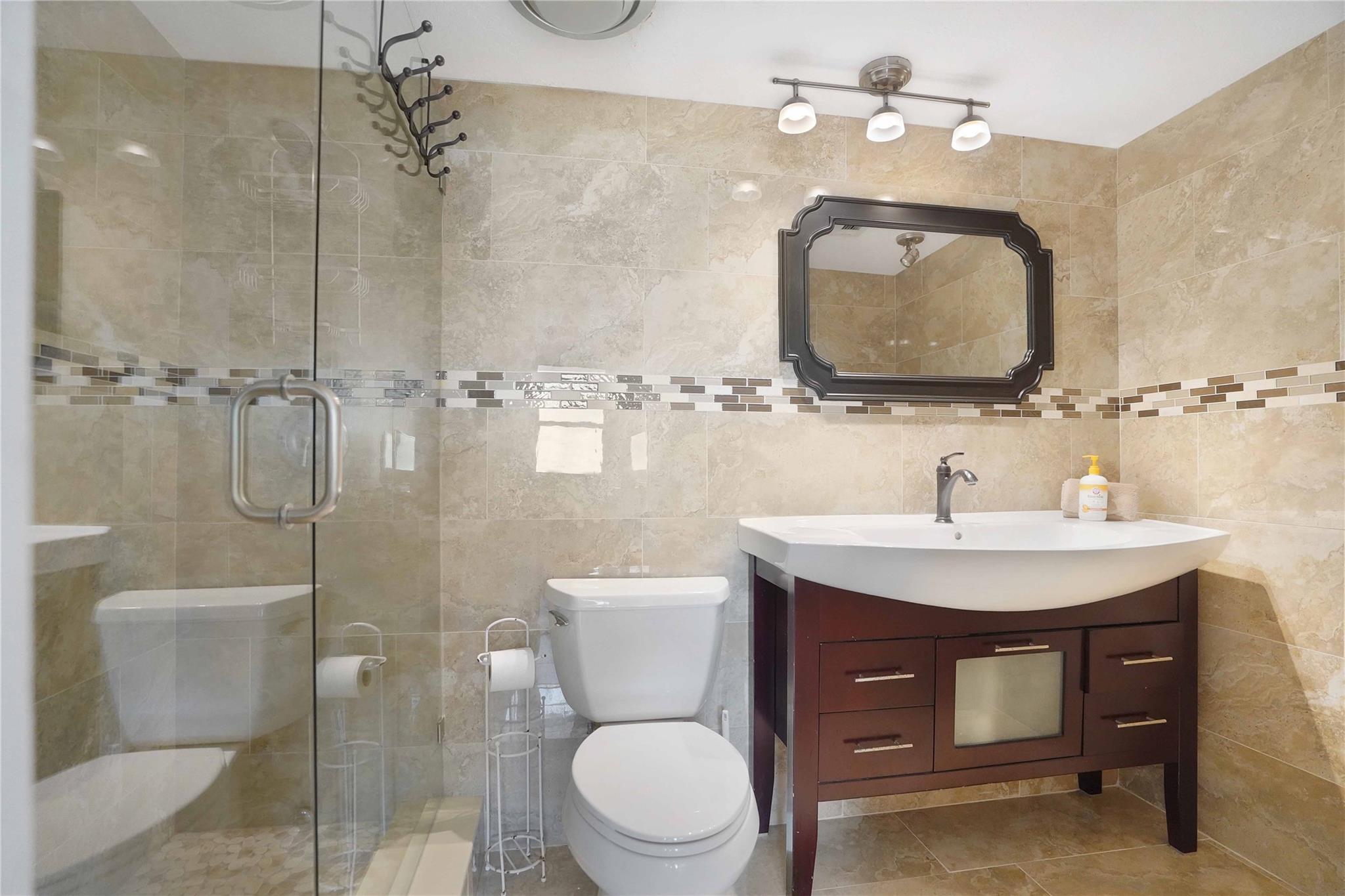 HILLSBORO LE BARON - Residential