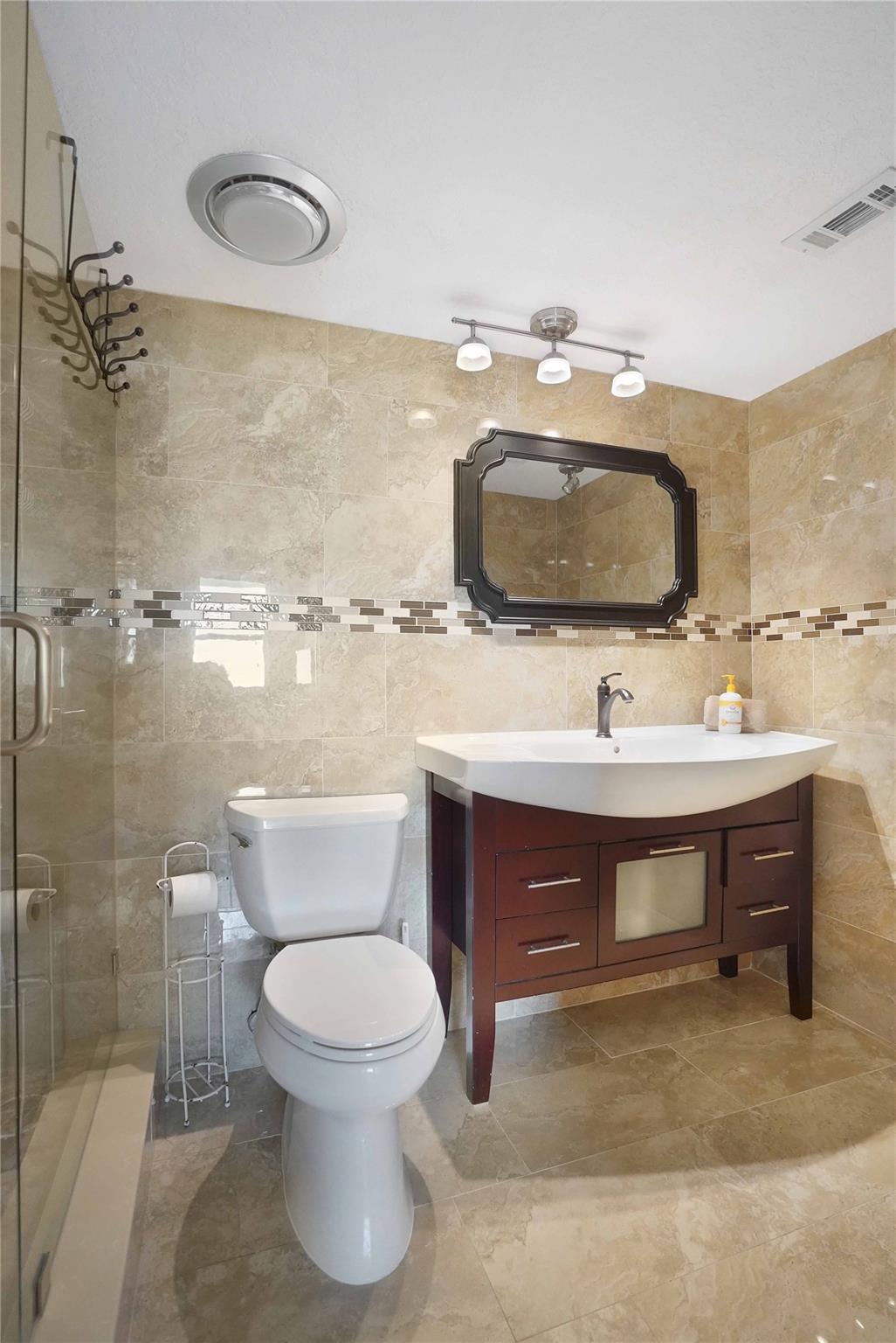 HILLSBORO LE BARON - Residential