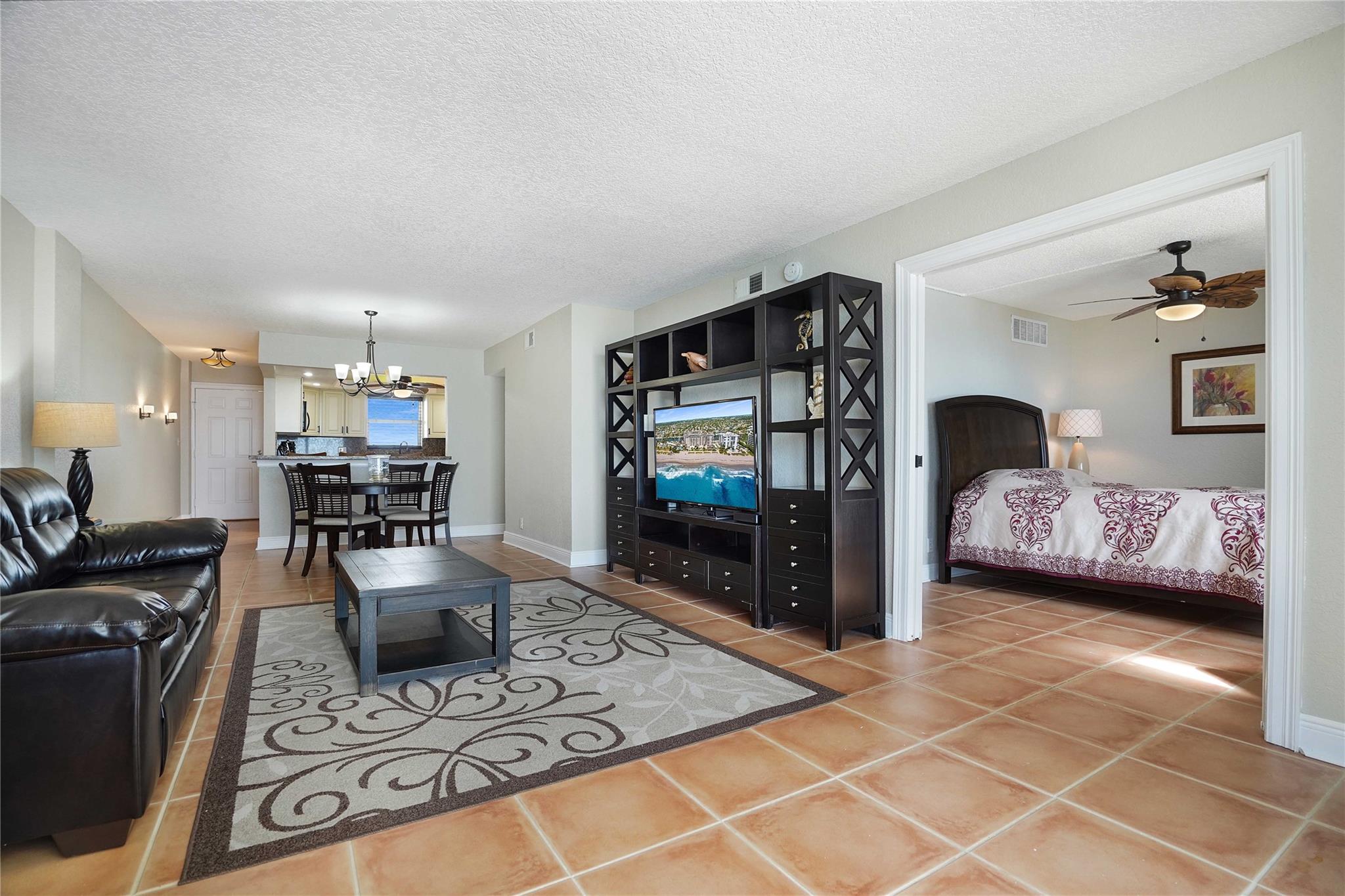 HILLSBORO LE BARON - Residential