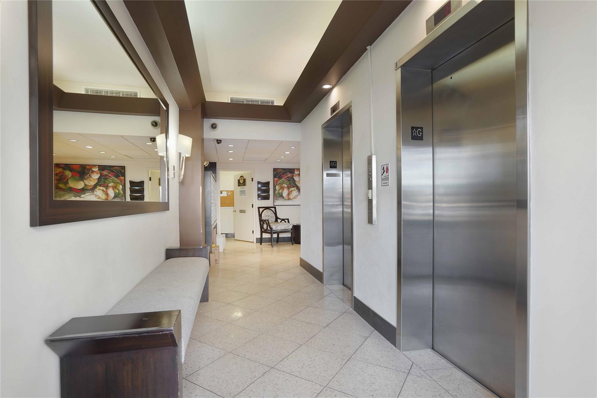 HILLSBORO LE BARON - Residential