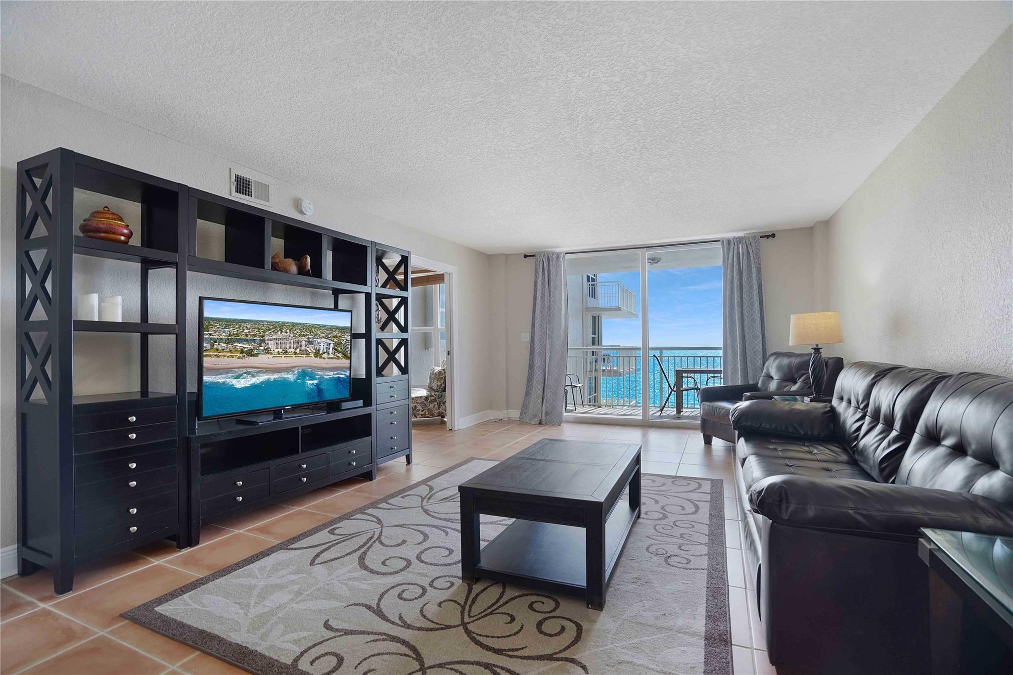 HILLSBORO LE BARON - Residential