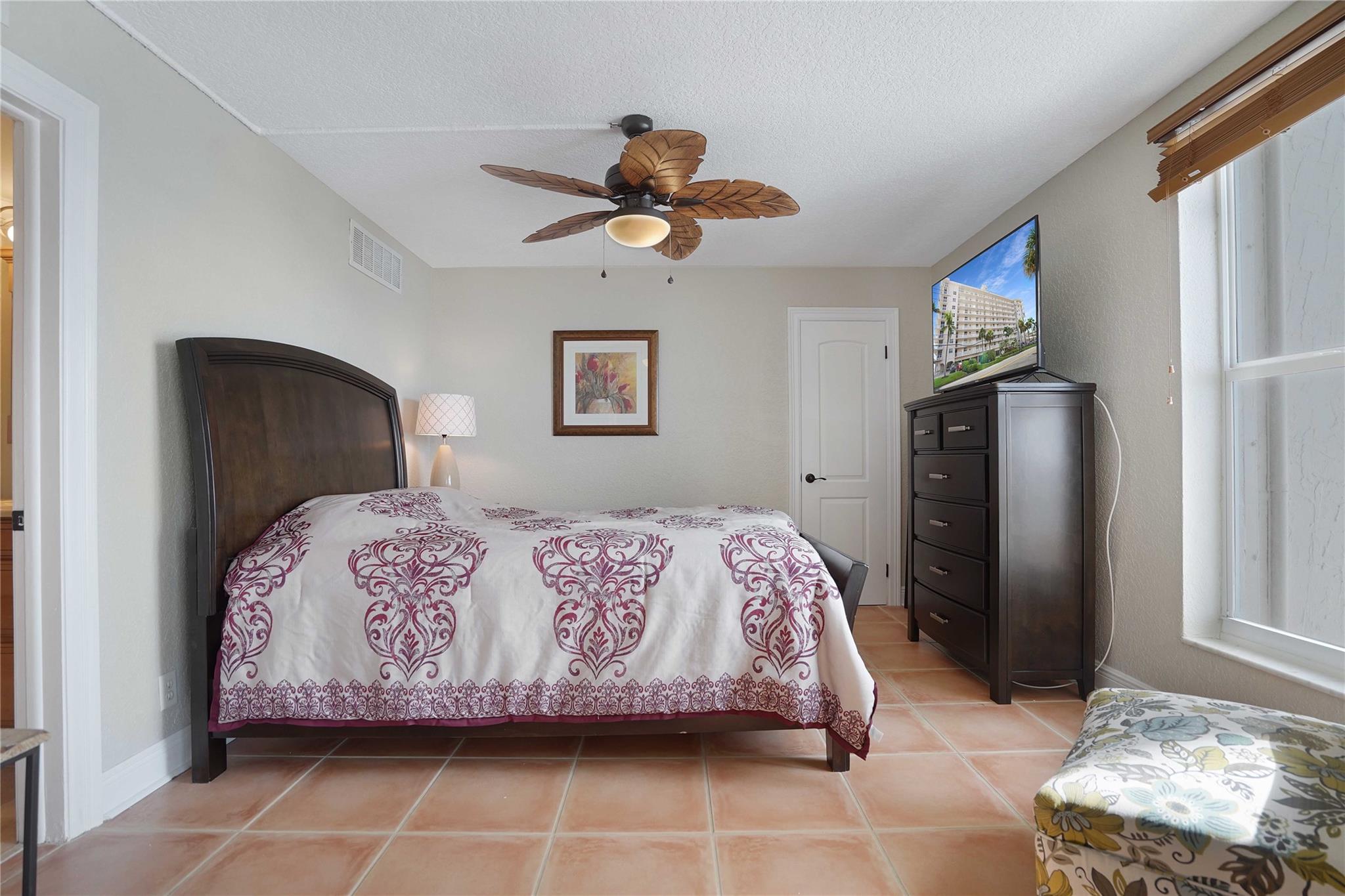 HILLSBORO LE BARON - Residential