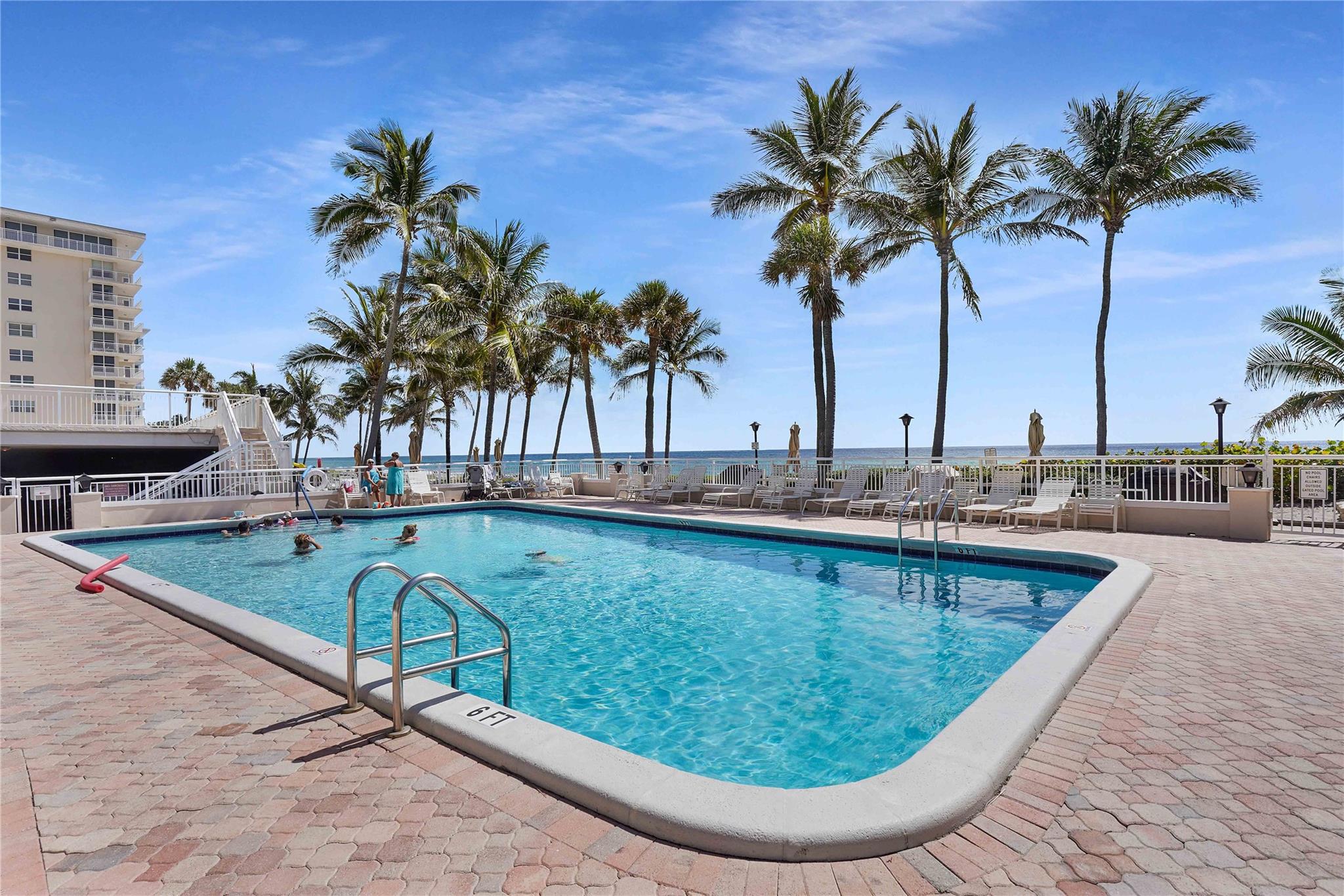 HILLSBORO LE BARON - Residential