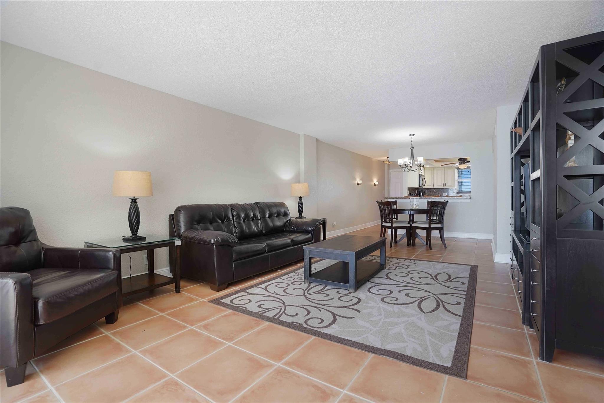 HILLSBORO LE BARON - Residential