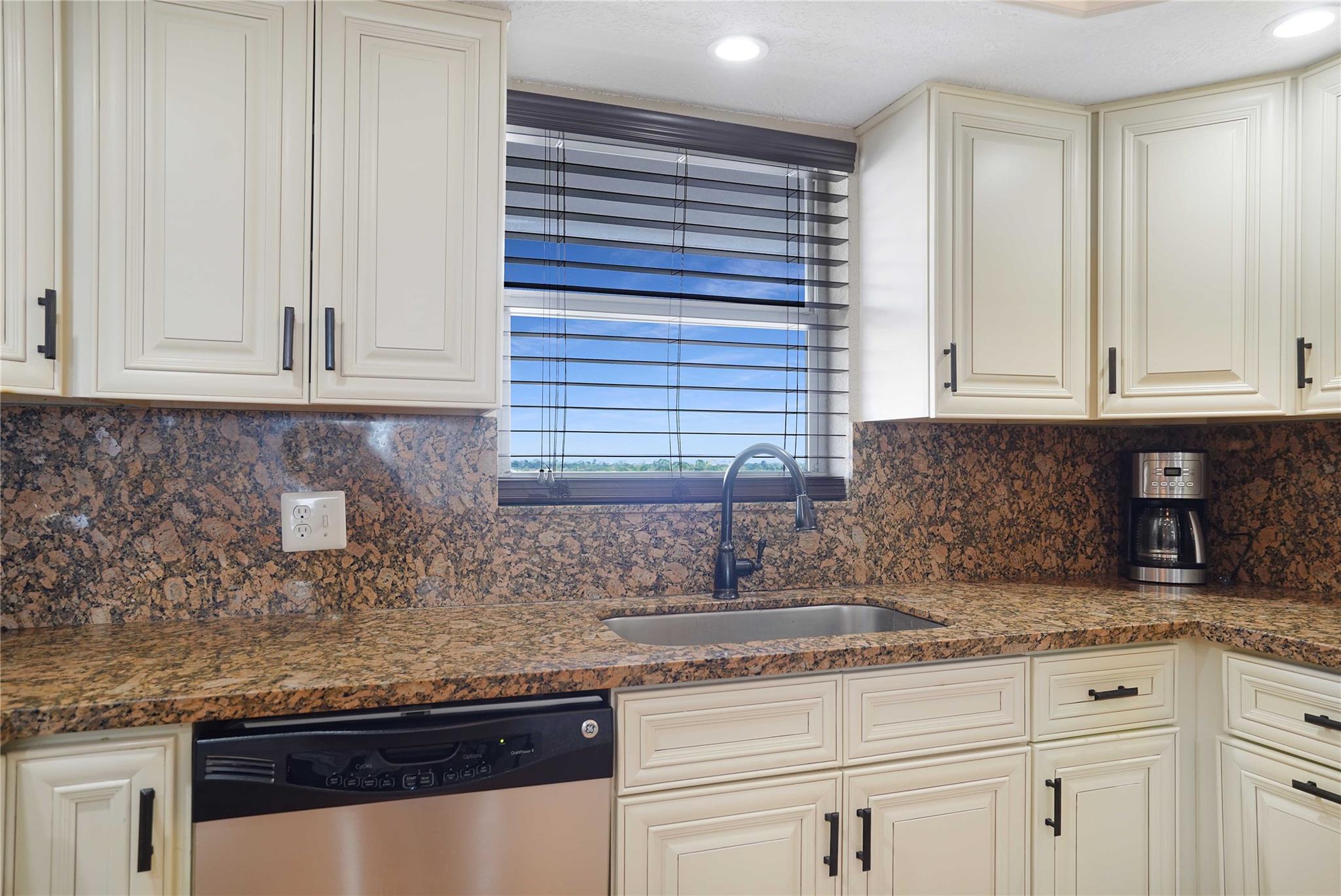 HILLSBORO LE BARON - Residential