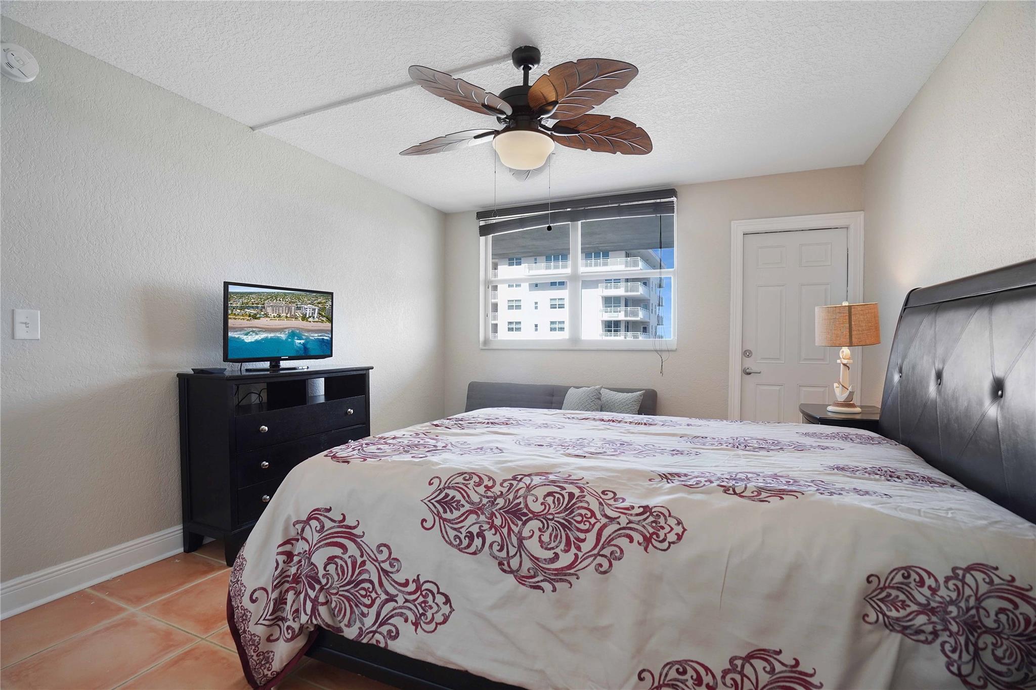 HILLSBORO LE BARON - Residential