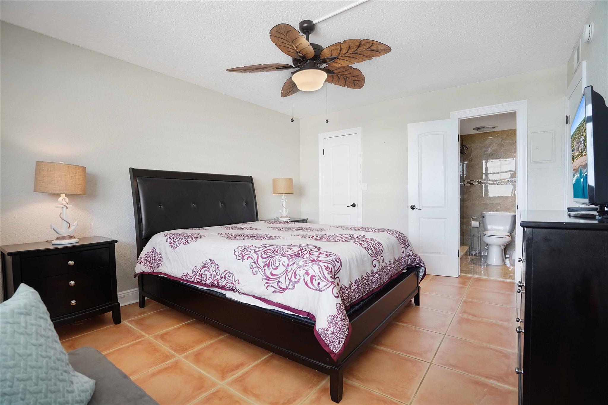 HILLSBORO LE BARON - Residential