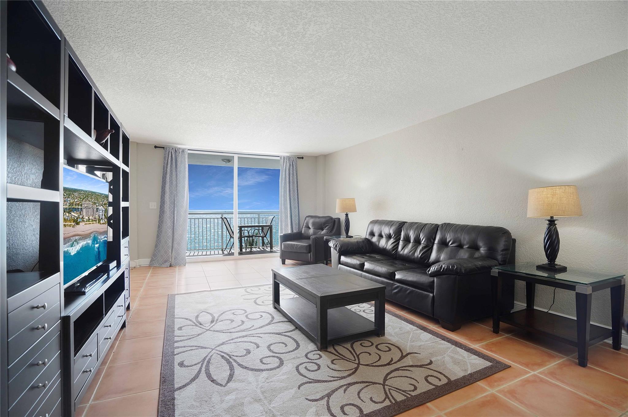 HILLSBORO LE BARON - Residential
