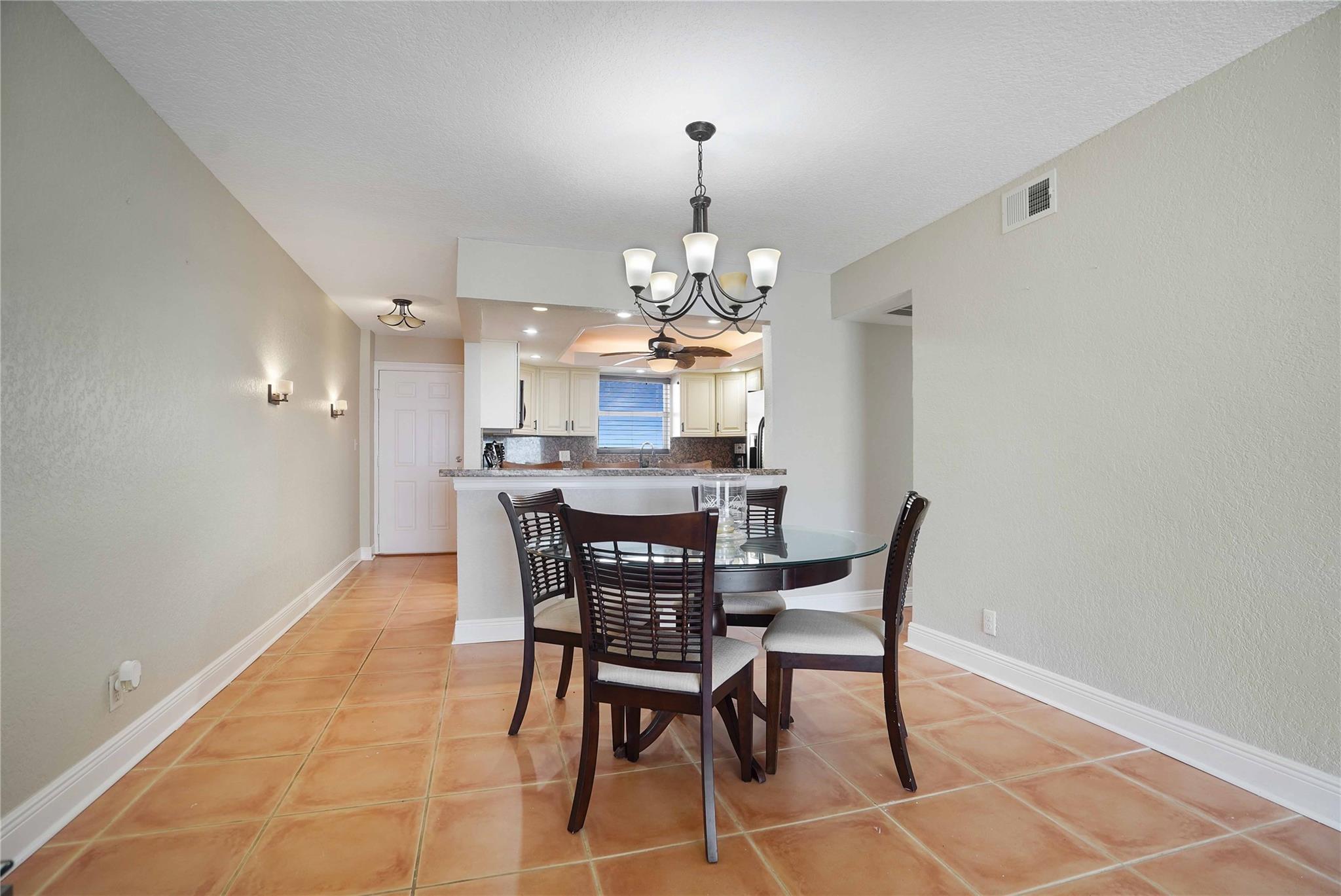 HILLSBORO LE BARON - Residential