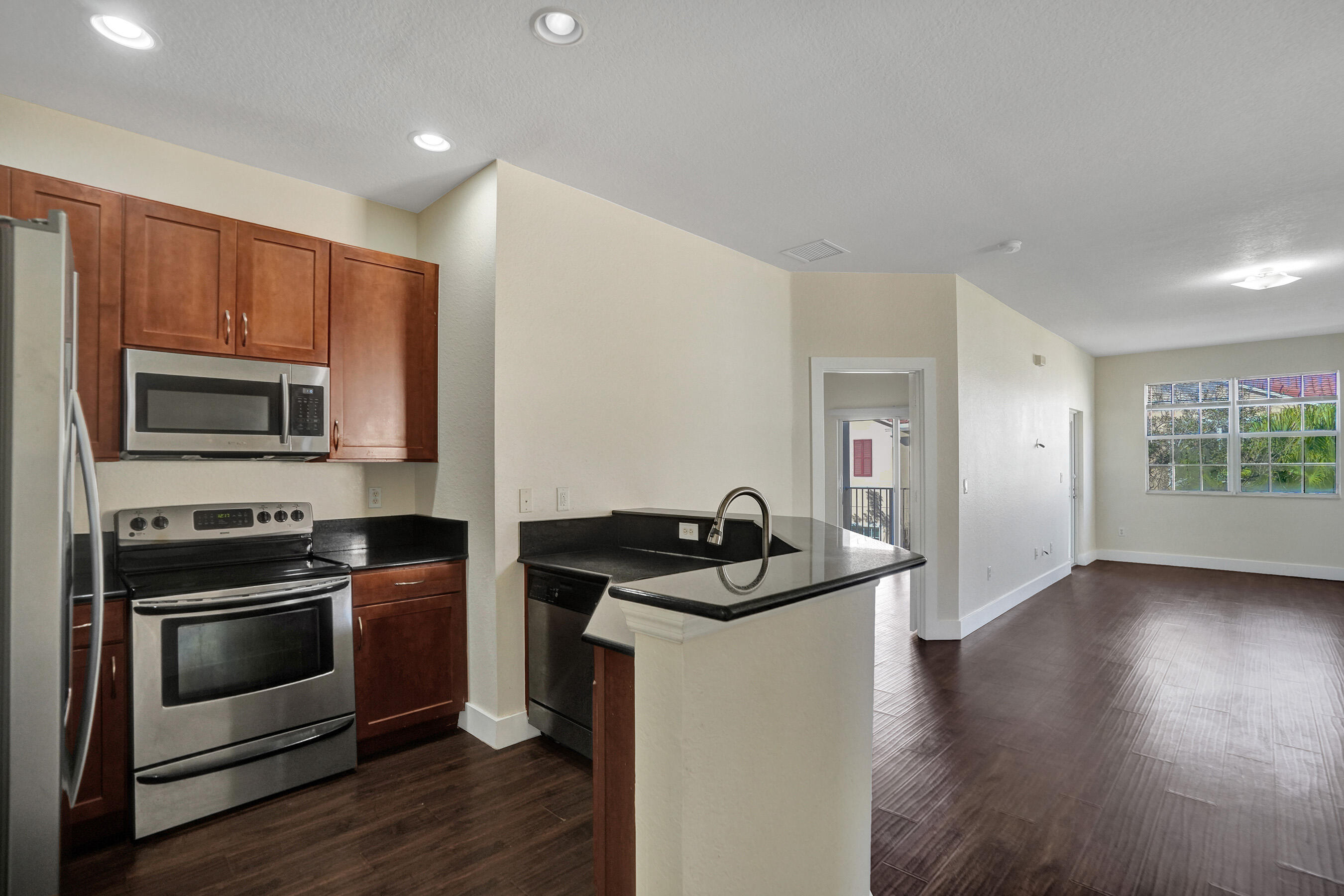 HAMPTON HILLS - Residential Lease