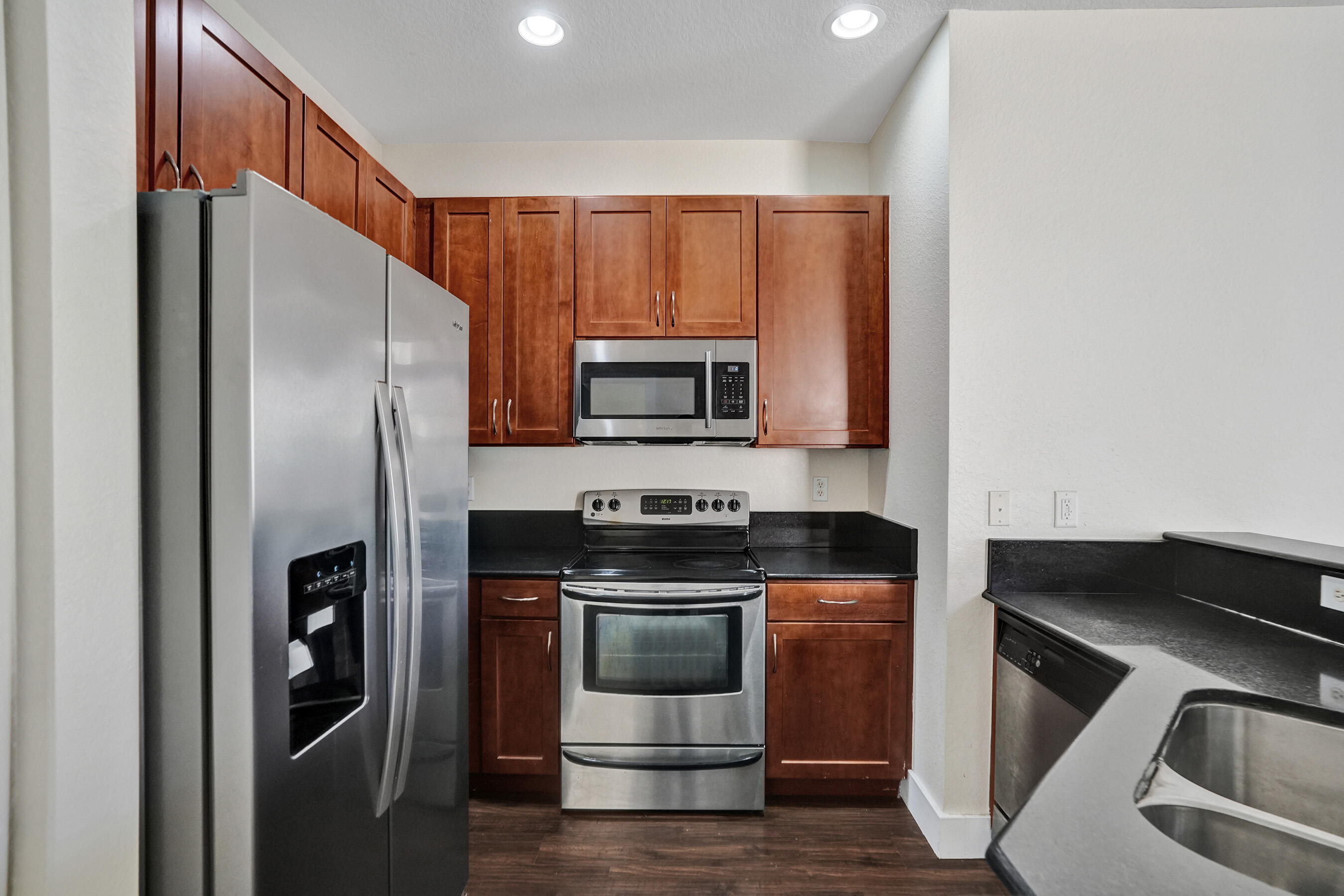 HAMPTON HILLS - Residential Lease