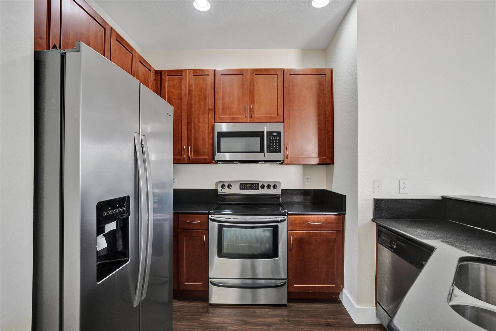 HAMPTON HILLS - Residential Lease