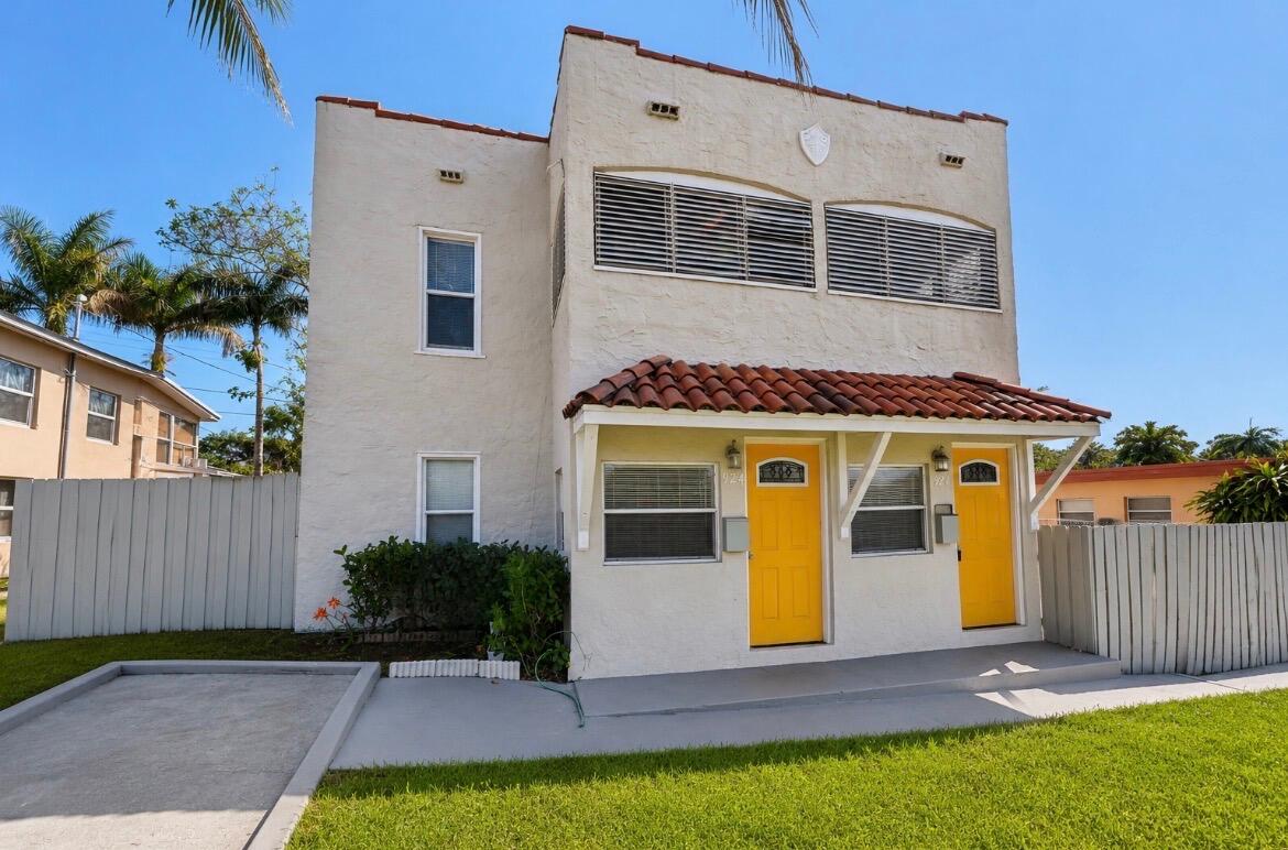 924 MCINTOSH Street, West Palm Beach, FL, 33405/$545,000 2 924 MCINTOSH Street