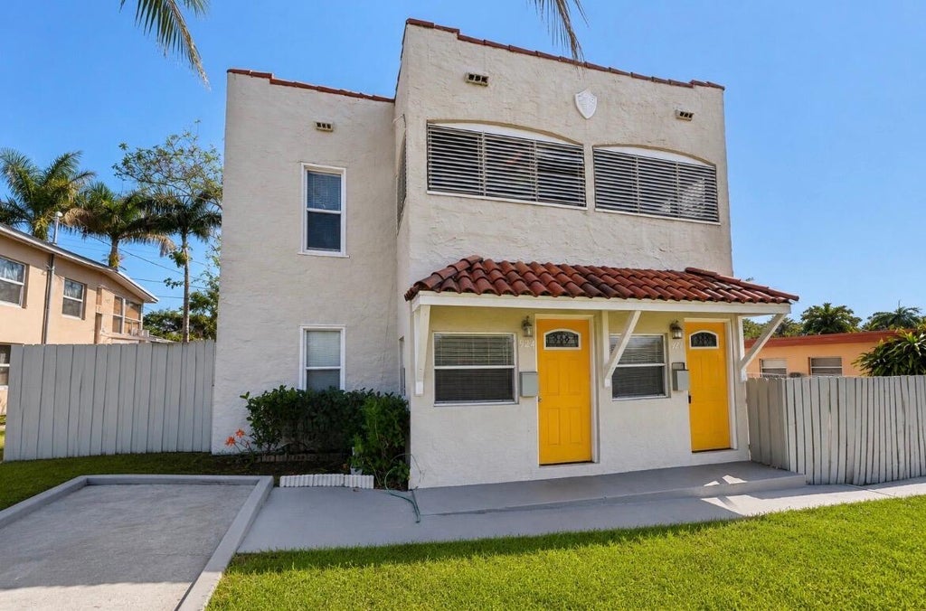 Photo of 924 MCINTOSH Street, West Palm Beach, FL 33405 (MLS # B26072719)
