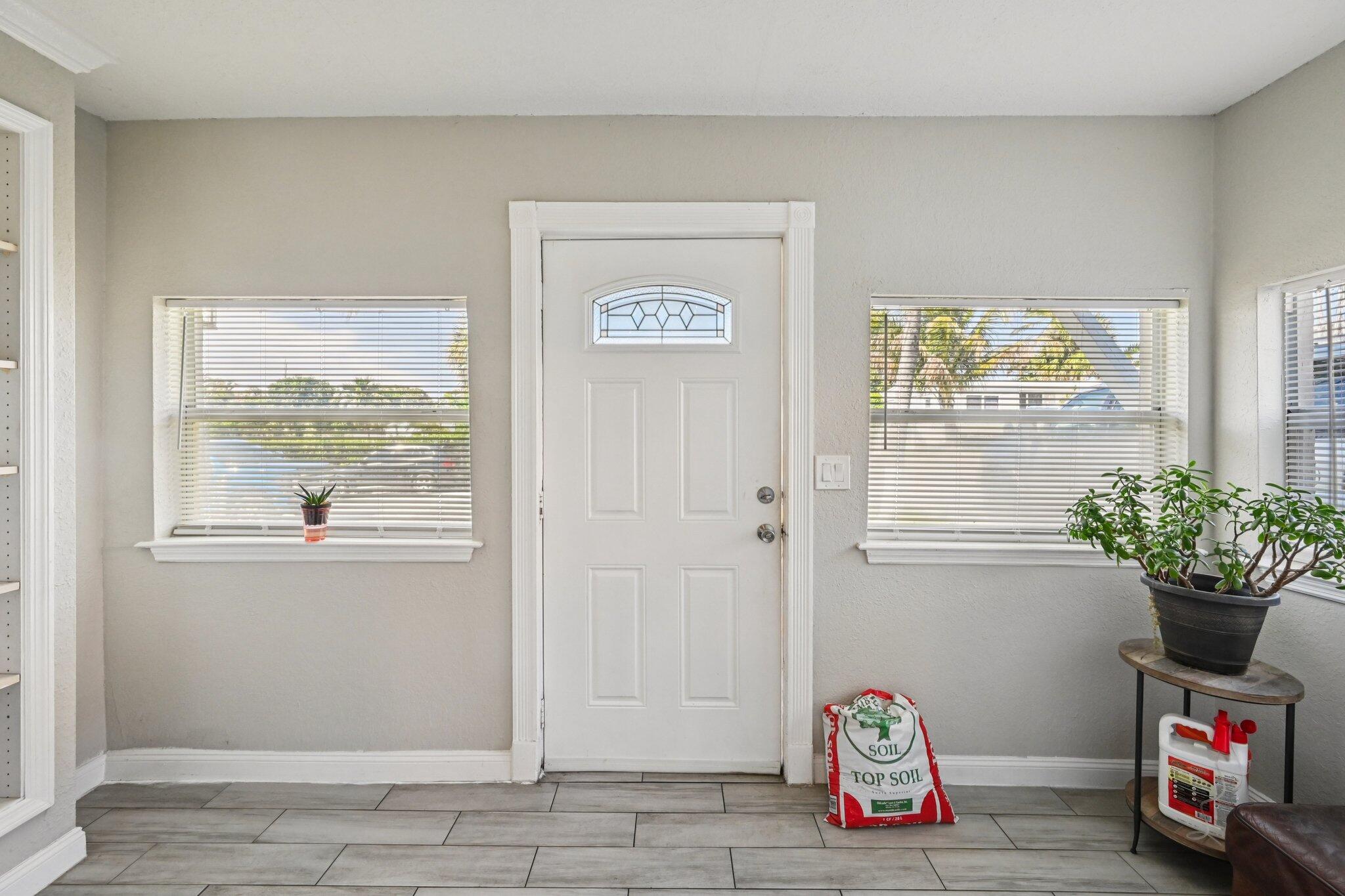 924 MCINTOSH Street, West Palm Beach, FL, 33405/$545,000 3 924 MCINTOSH Street